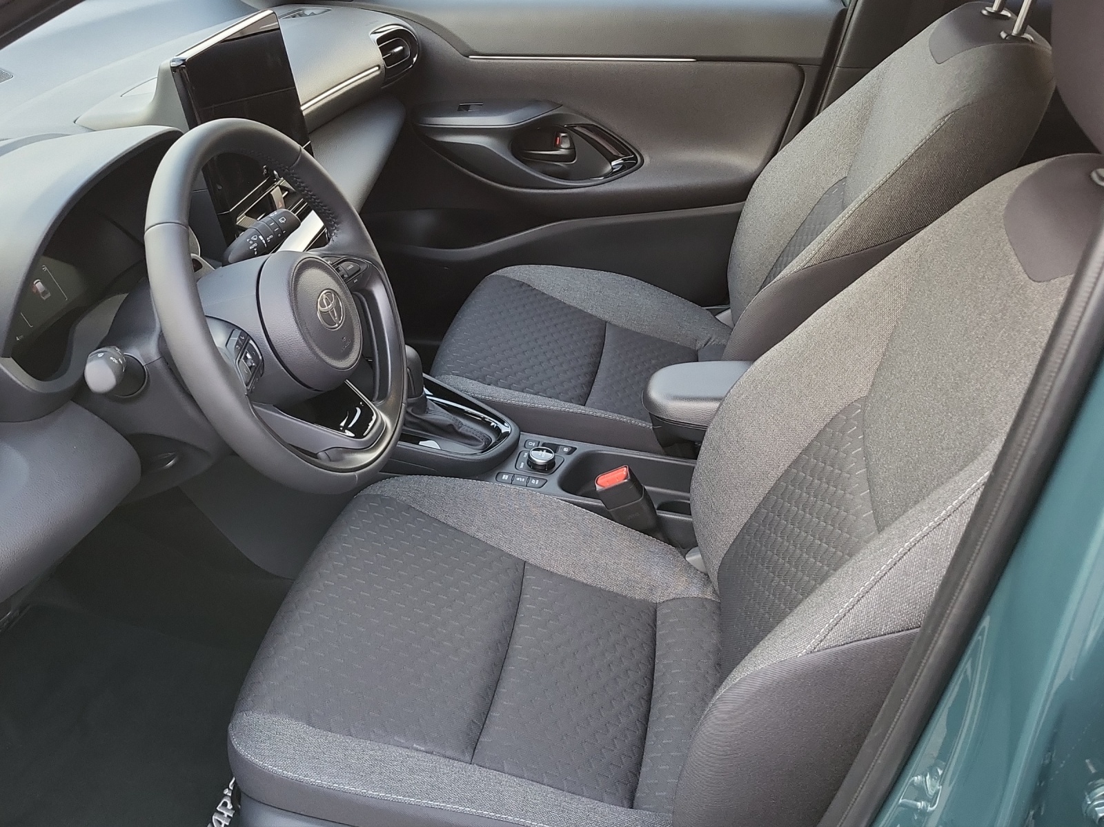 TOYOTA Yaris Cross 1.5 VVT-i HSD Trend AWD-image-12