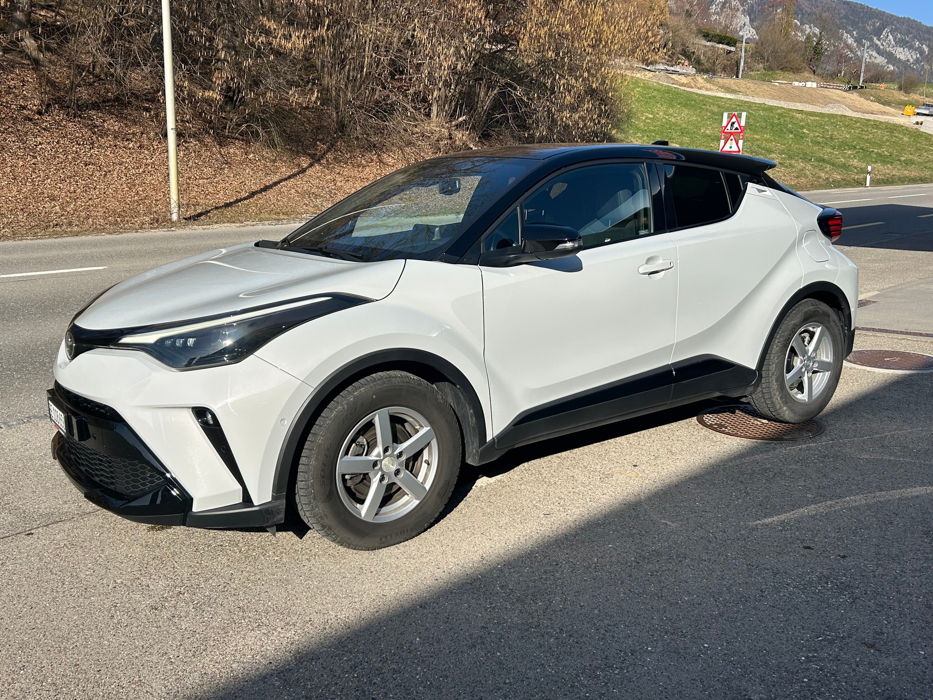 TOYOTA C-HR 2.0 HSD CVT GR Sport-image-3