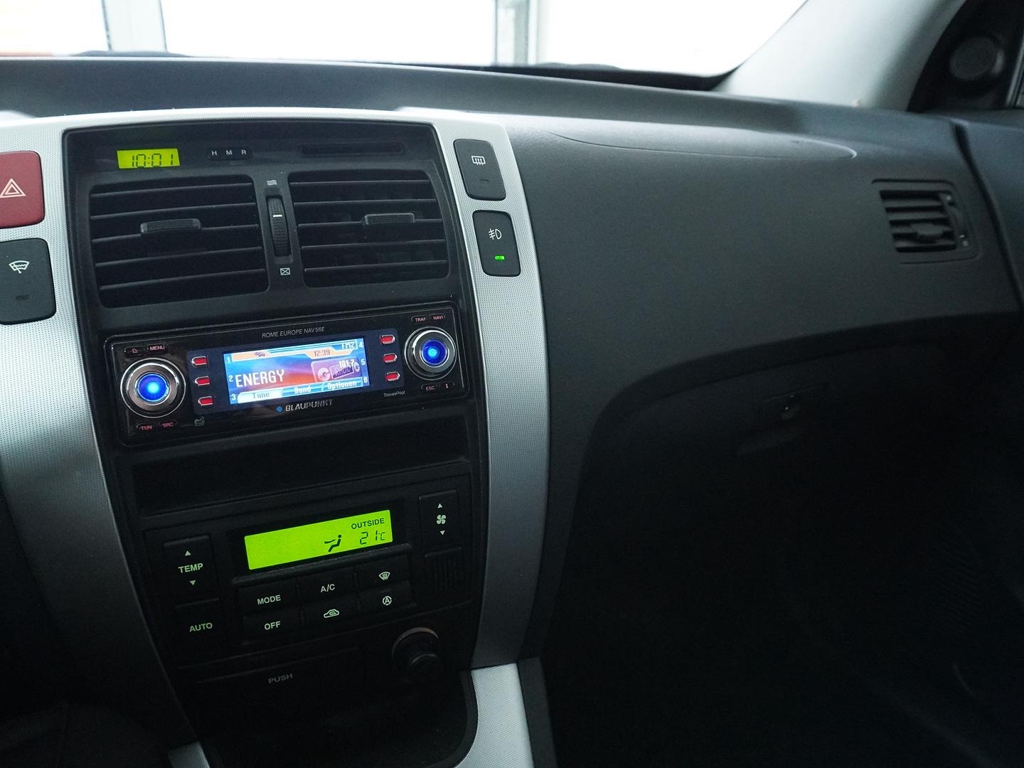 HYUNDAI Tucson 2.0 Premium 4WD-image-6