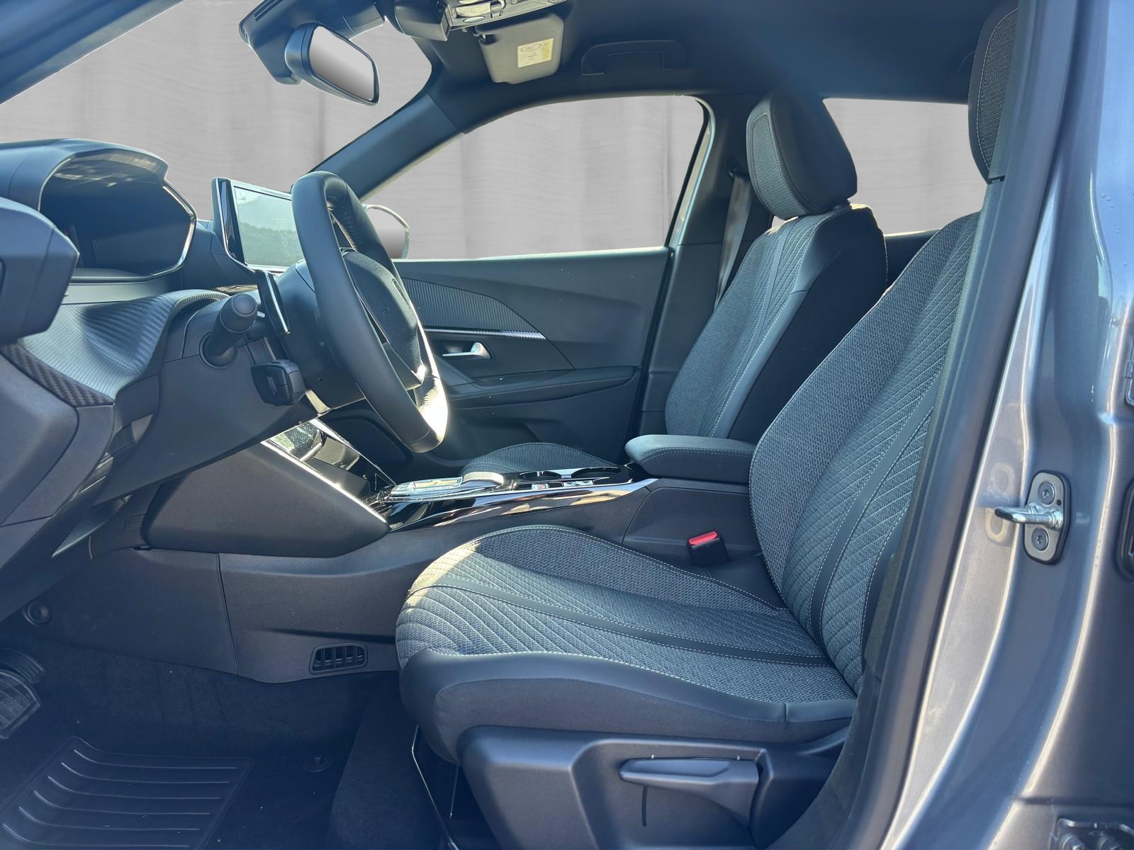 PEUGEOT 2008 Allure Premium-image-8