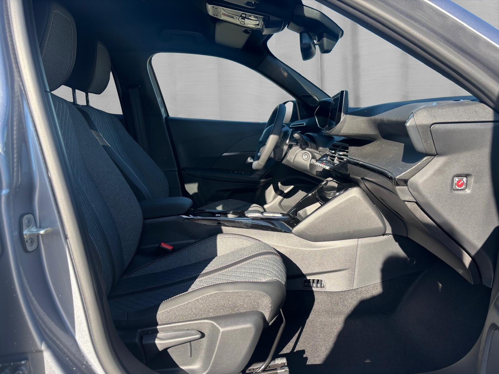 PEUGEOT 2008 Allure Premium-image-14