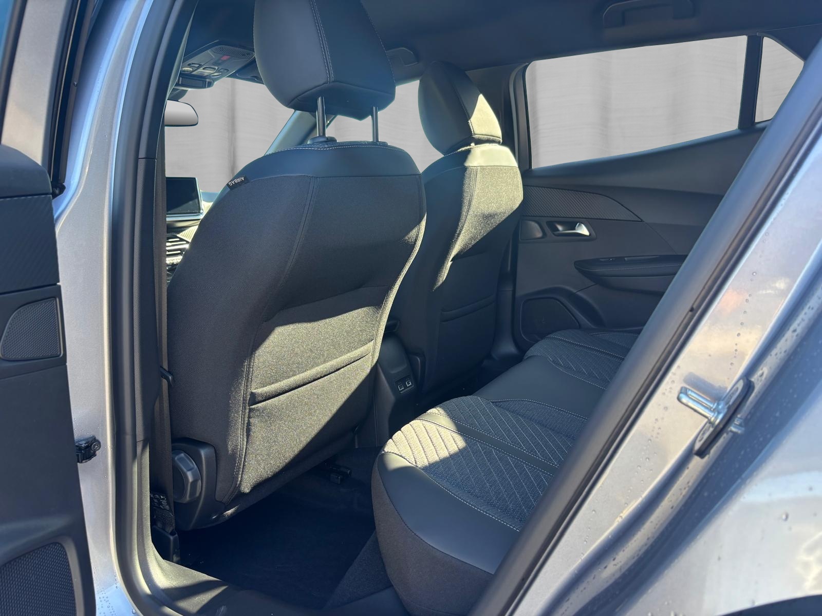 PEUGEOT 2008 Allure Premium-image-12