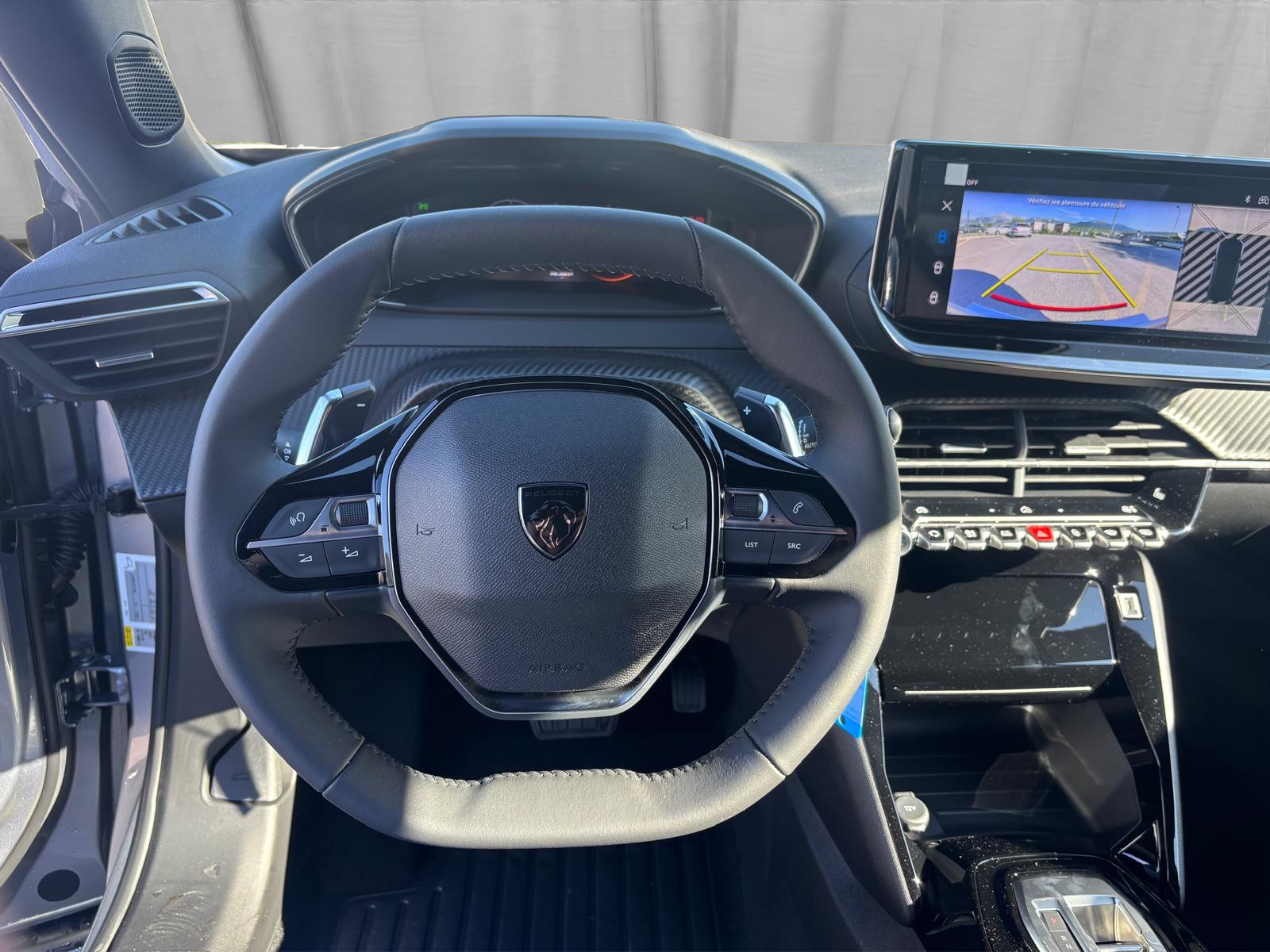 PEUGEOT 2008 Allure Premium-image-11