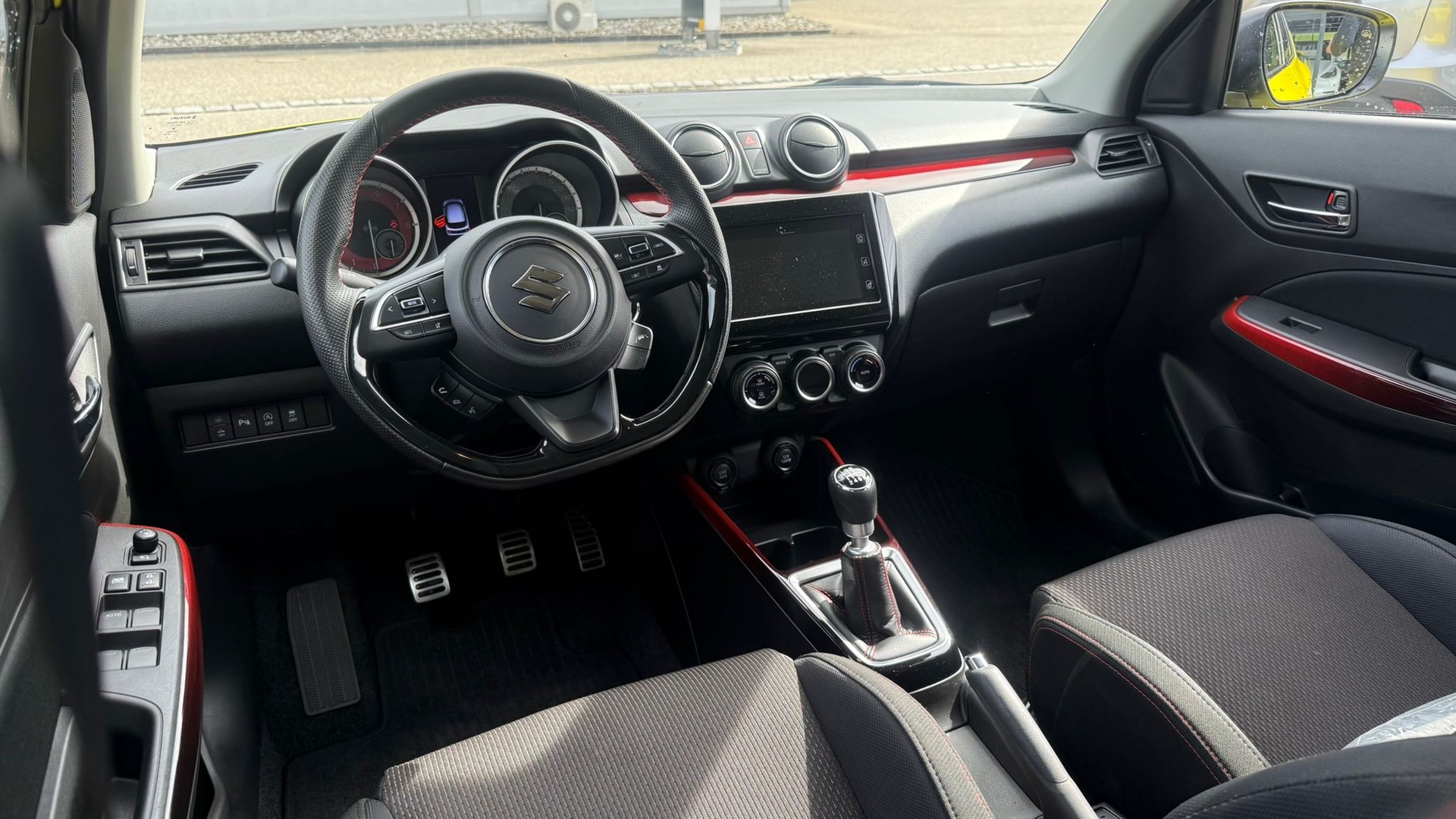 SUZUKI Swift Sport 1.4i 16V Compact Top Hybrid-image-24