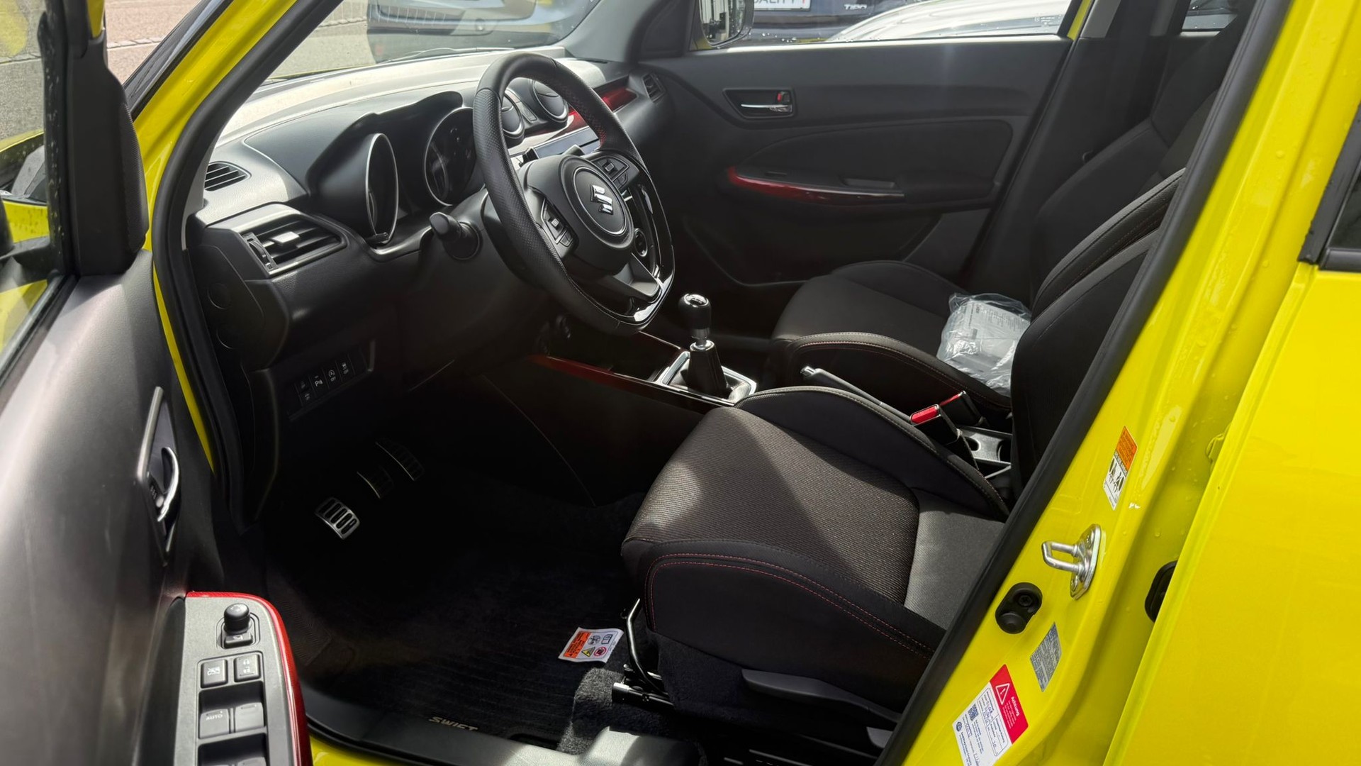 SUZUKI Swift Sport 1.4i 16V Compact Top Hybrid-image-18