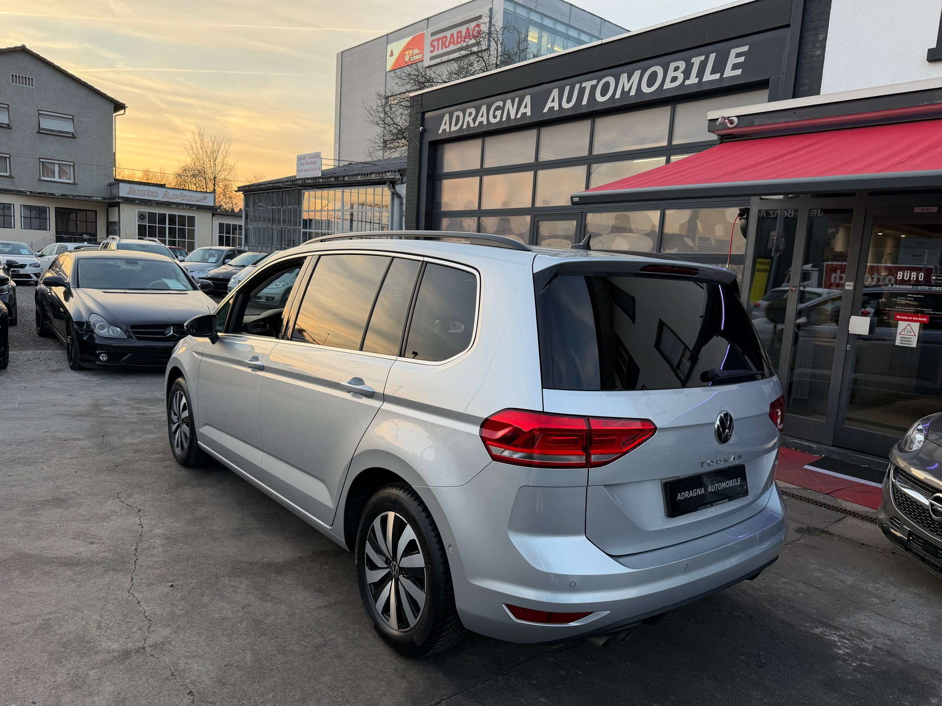 VW Touran 2.0 TDI BlueMotion Technology Comfortline DSG-image-4