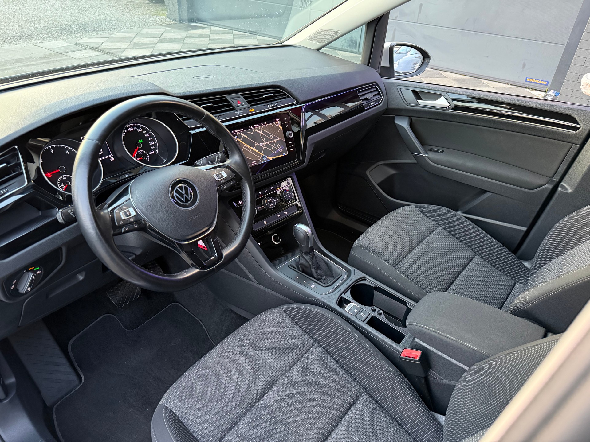 VW Touran 2.0 TDI BlueMotion Technology Comfortline DSG-image-8