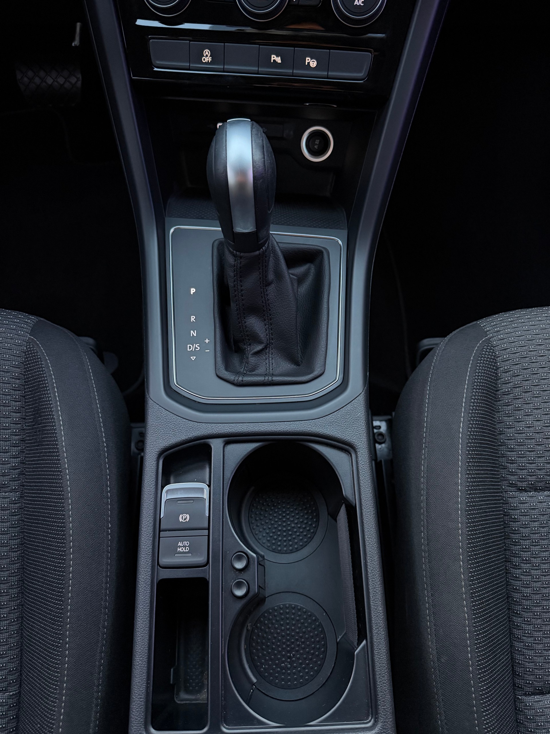 VW Touran 2.0 TDI BlueMotion Technology Comfortline DSG-image-16