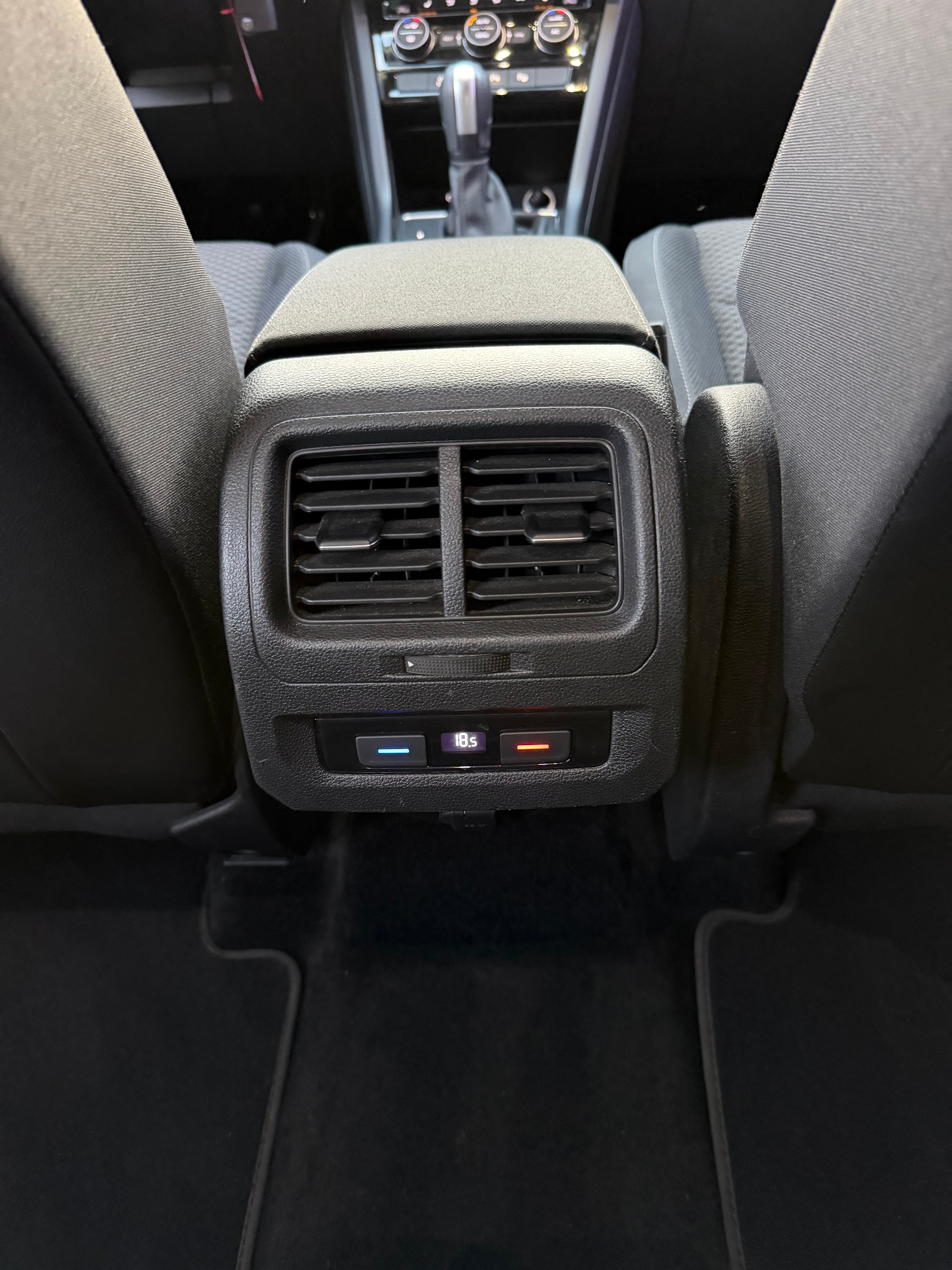 VW Touran 2.0 TDI BlueMotion Technology Comfortline DSG-image-20