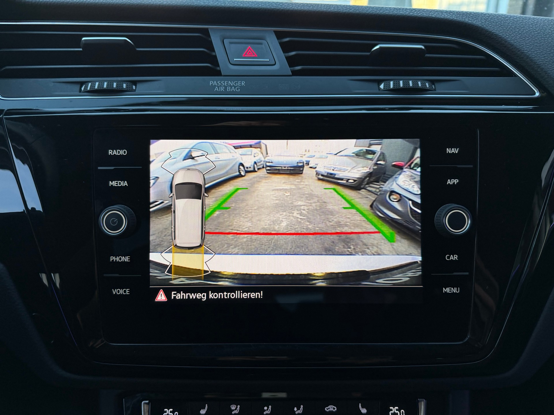 VW Touran 2.0 TDI BlueMotion Technology Comfortline DSG-image-12