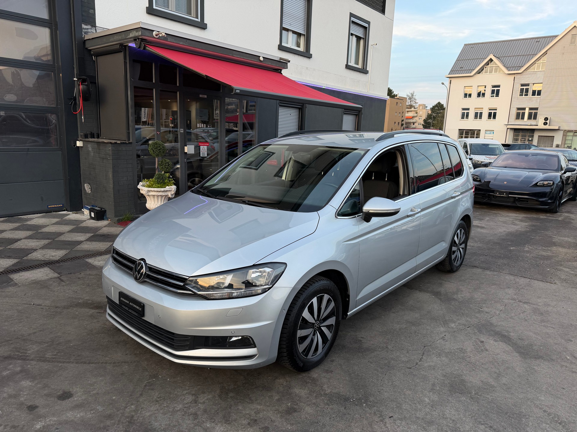 VW Touran 2.0 TDI BlueMotion Technology Comfortline DSG-image-2