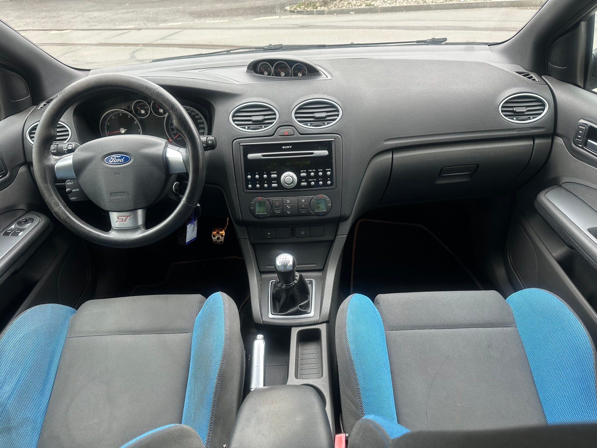 FORD Focus 2.5 Turbo ST-image-10