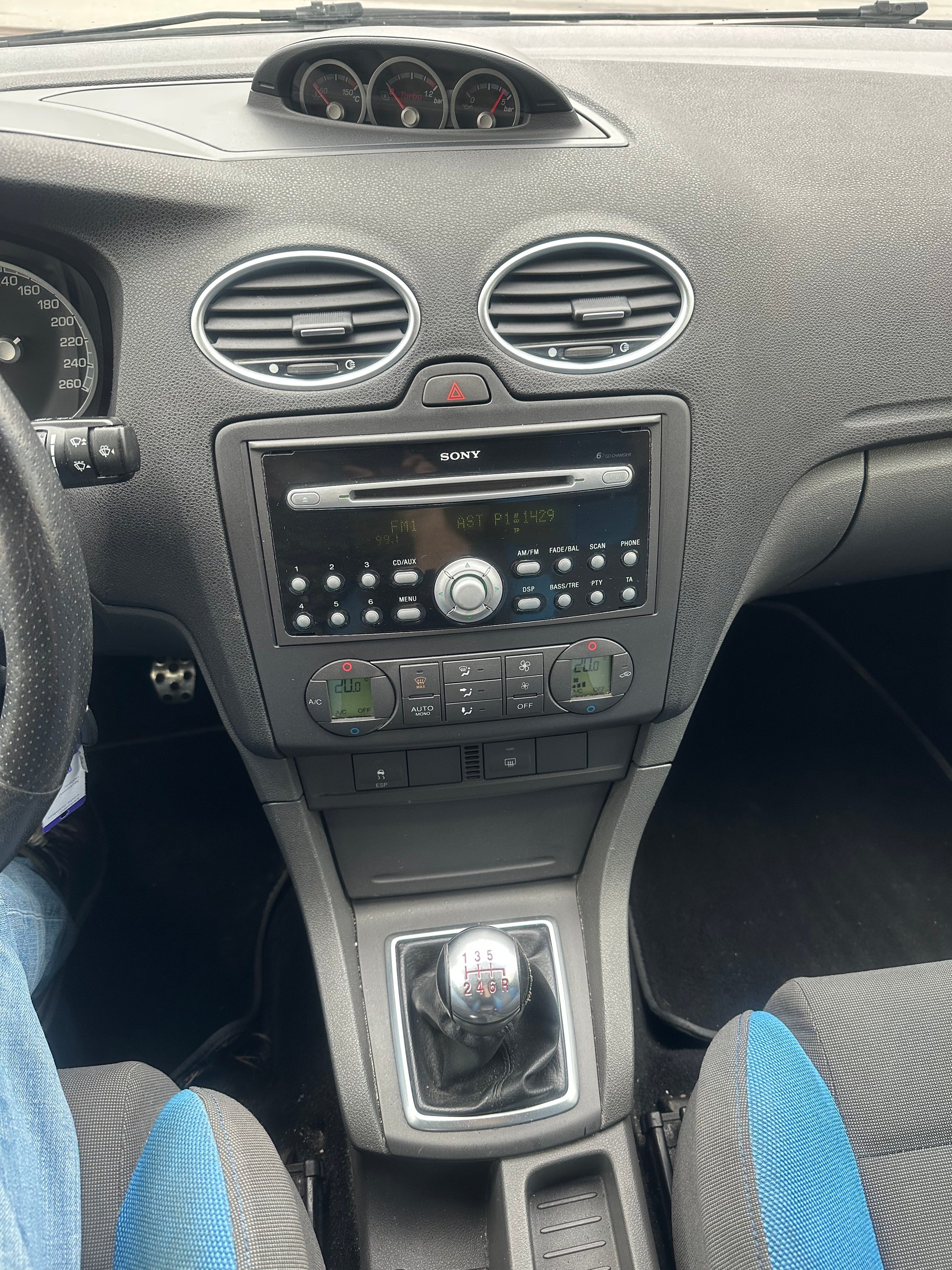 FORD Focus 2.5 Turbo ST-image-11