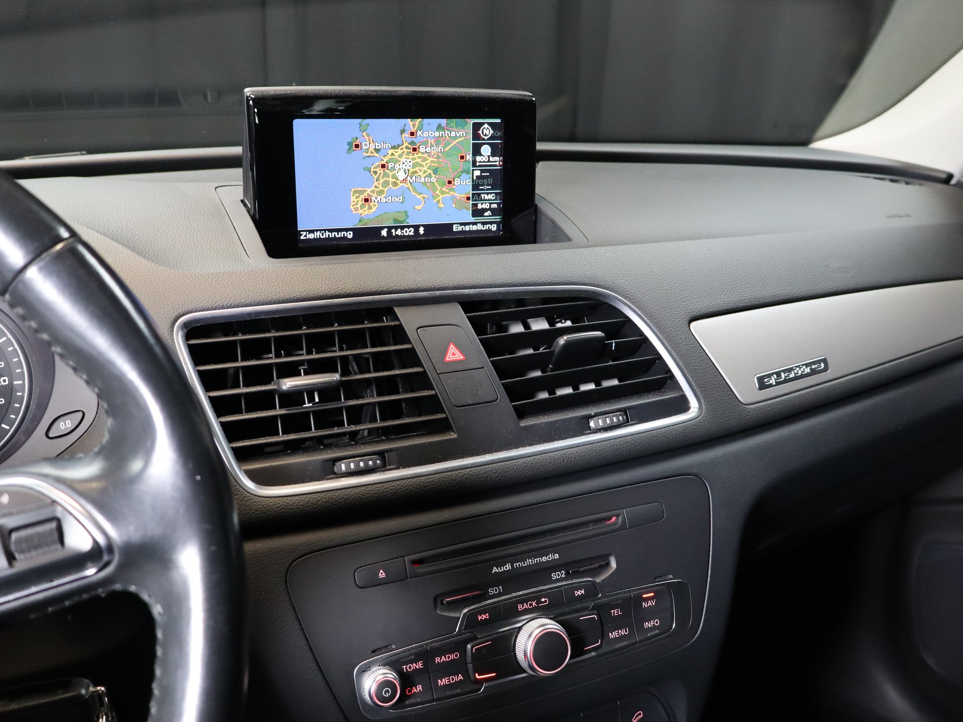 AUDI Q3 2.0 TDI quattro S-tronic-image-7