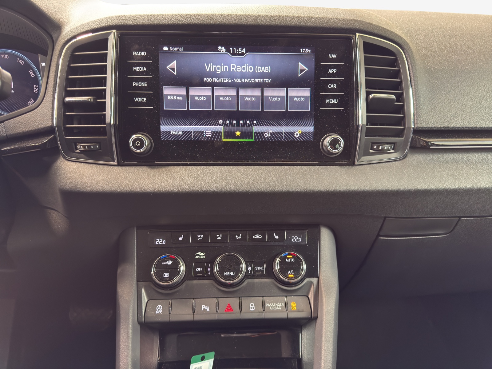 SKODA Karoq 2.0 TDI CR Style 4x4 DSG-image-10