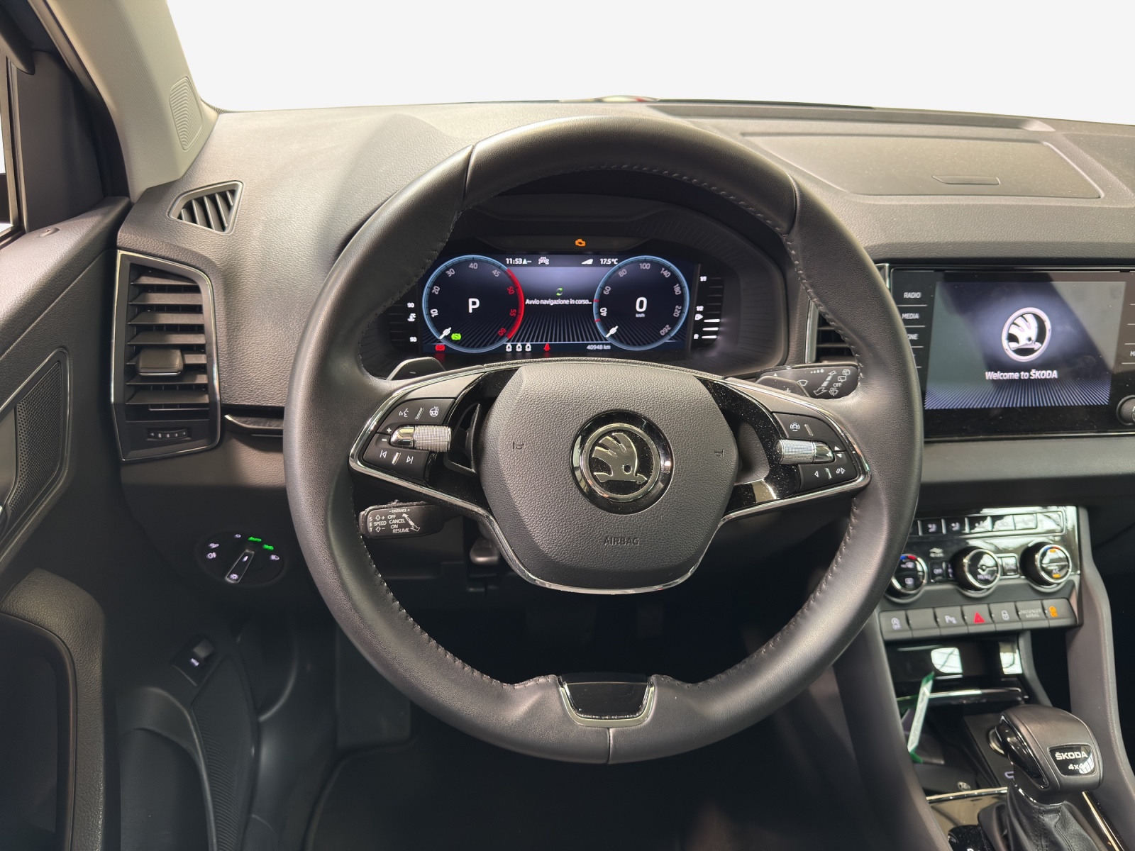 SKODA Karoq 2.0 TDI CR Style 4x4 DSG-image-9