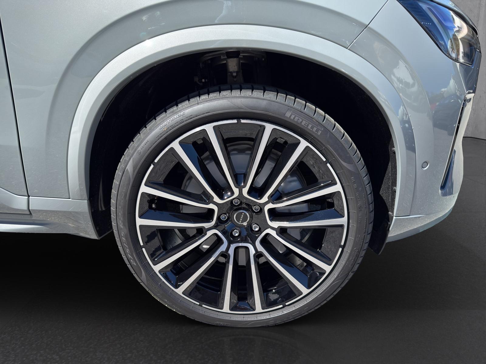 Image VOLVO XC90 XC90 B5 Benzin Mild Hybrid AWD Ultra Dark Geartronic