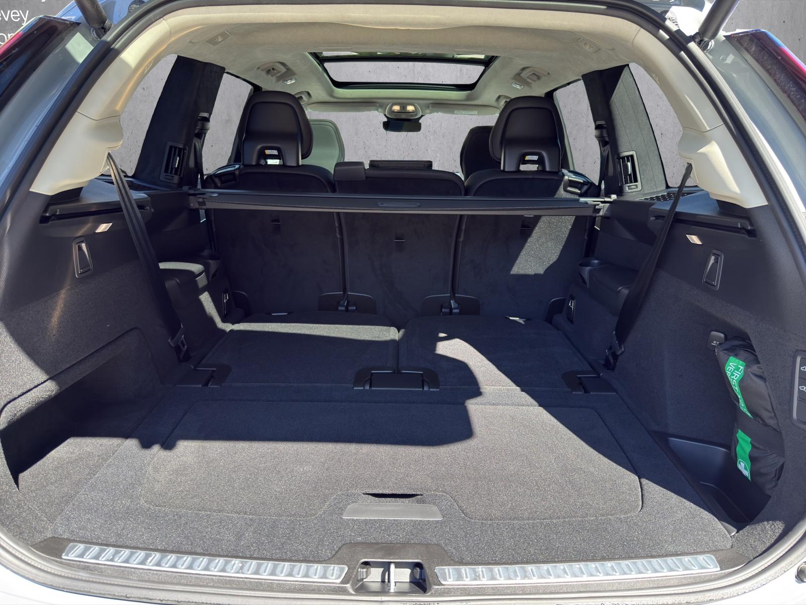 Image VOLVO XC90 XC90 B5 Benzin Mild Hybrid AWD Ultra Dark Geartronic
