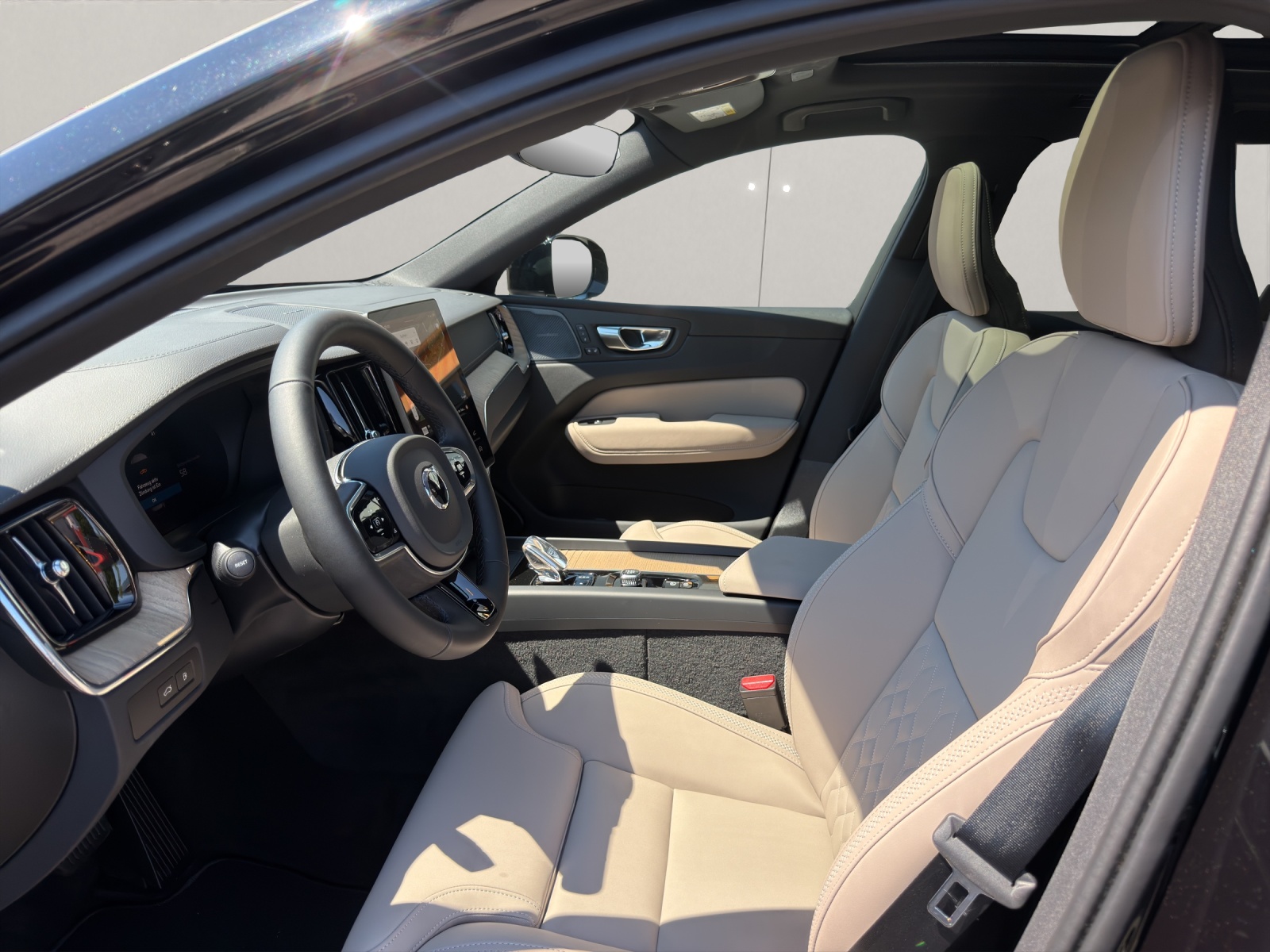 VOLVO XC60 2.0 T6 TE Ultra Dark eAWD-image-10