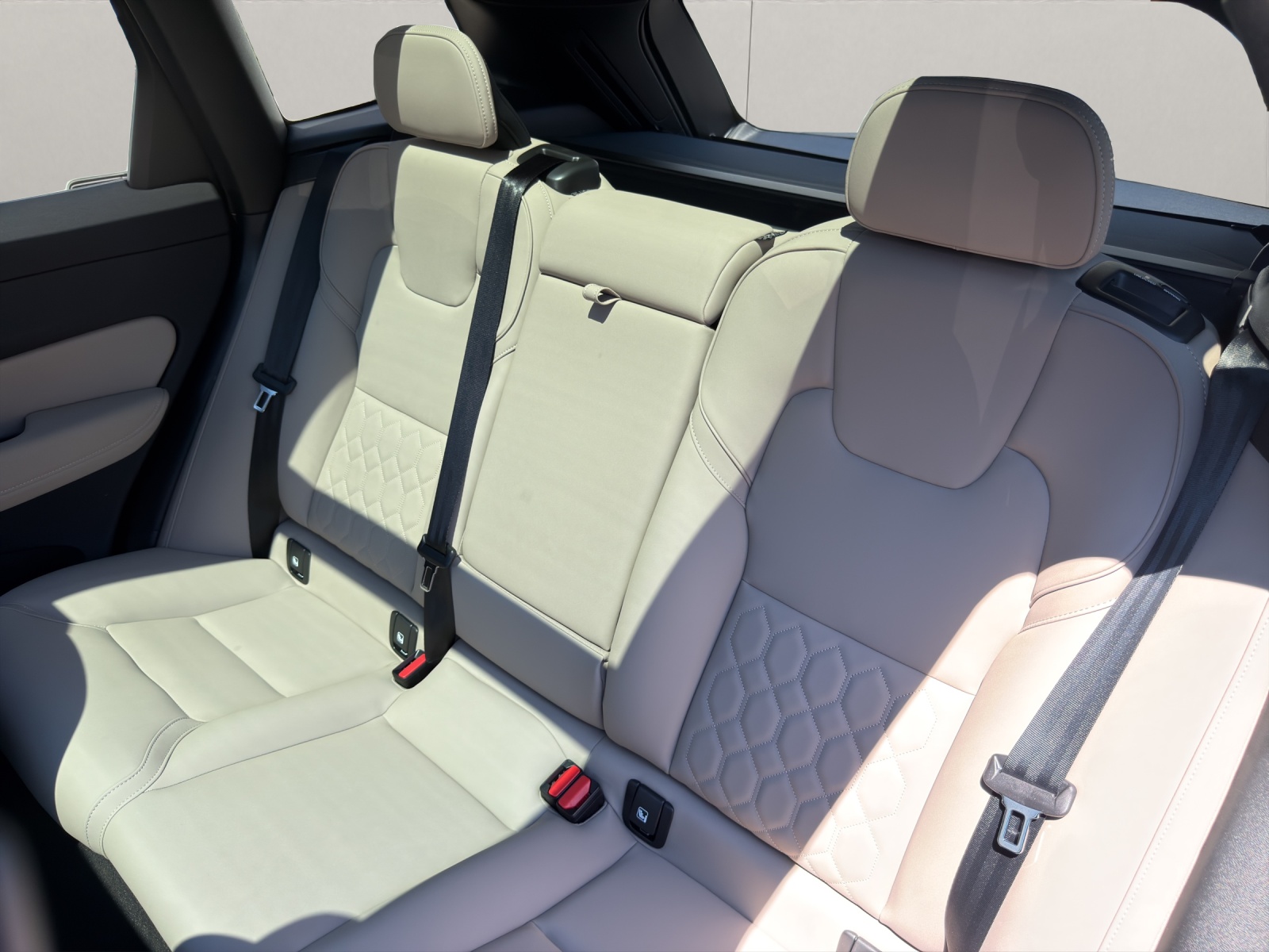 VOLVO XC60 2.0 T6 TE Ultra Dark eAWD-image-13