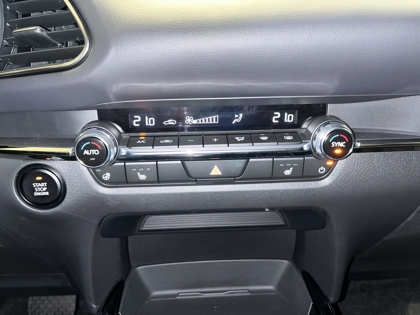 MAZDA CX-30 SKYACTIV-G 140 M Hybrid Centre Line FWD AT-image-17