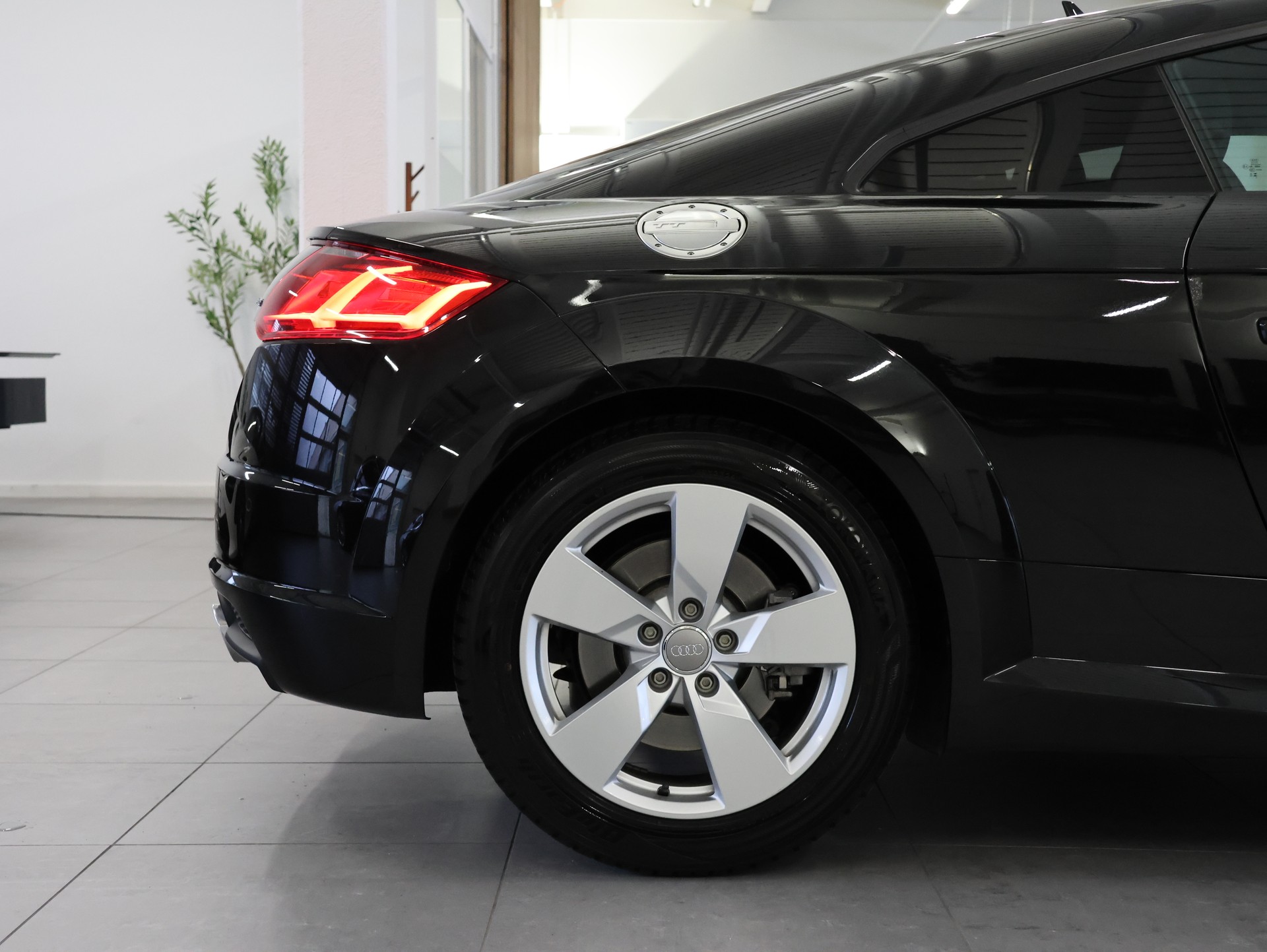 AUDI TT Coupé 45 TFSI quattro S-tronic *Sportabgassanlage* *Bang & Olufsen* *Rückfahrkamera*-image-11