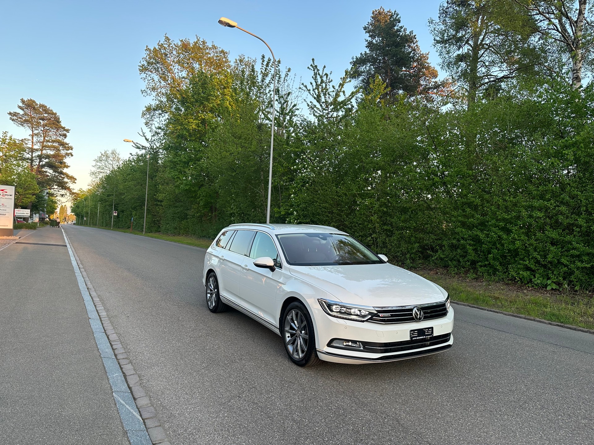 VW Passat Variant 2.0 TDI BMT High. DSG 4Motion-image-1