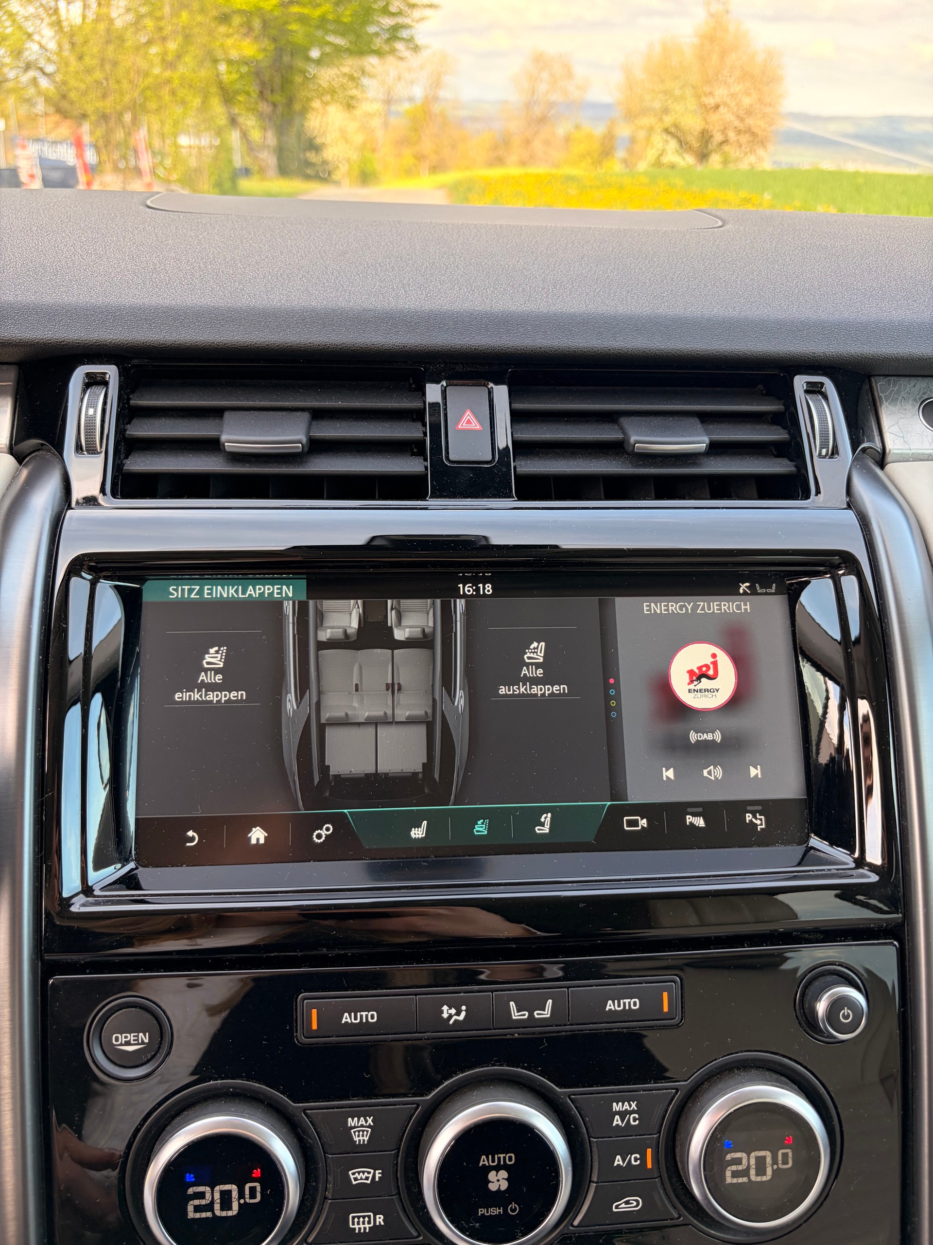 LAND ROVER Discovery 3.0 TD6 First Edition Automatic-image-7