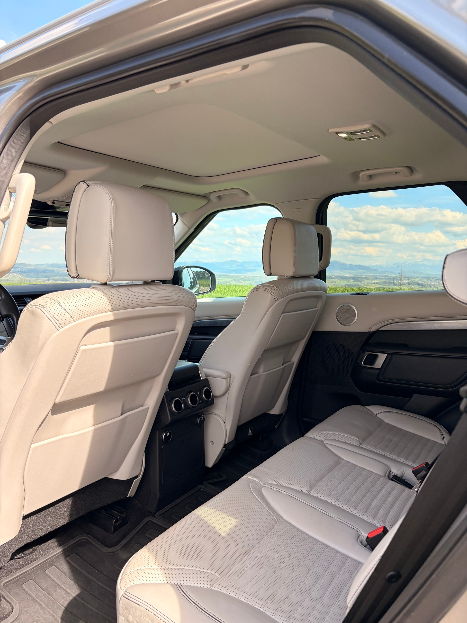 LAND ROVER Discovery 3.0 TD6 First Edition Automatic-image-3