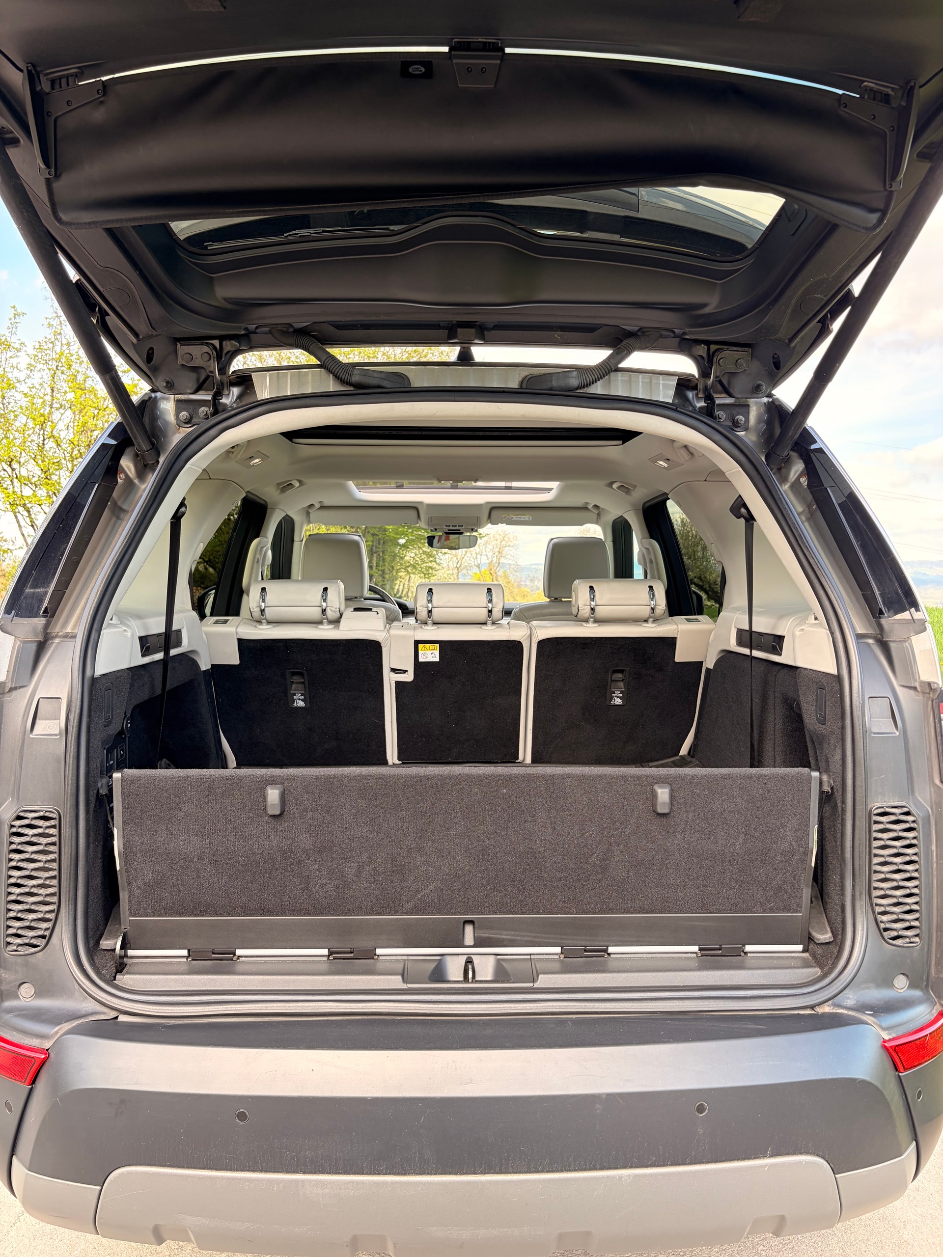 LAND ROVER Discovery 3.0 TD6 First Edition Automatic-image-4