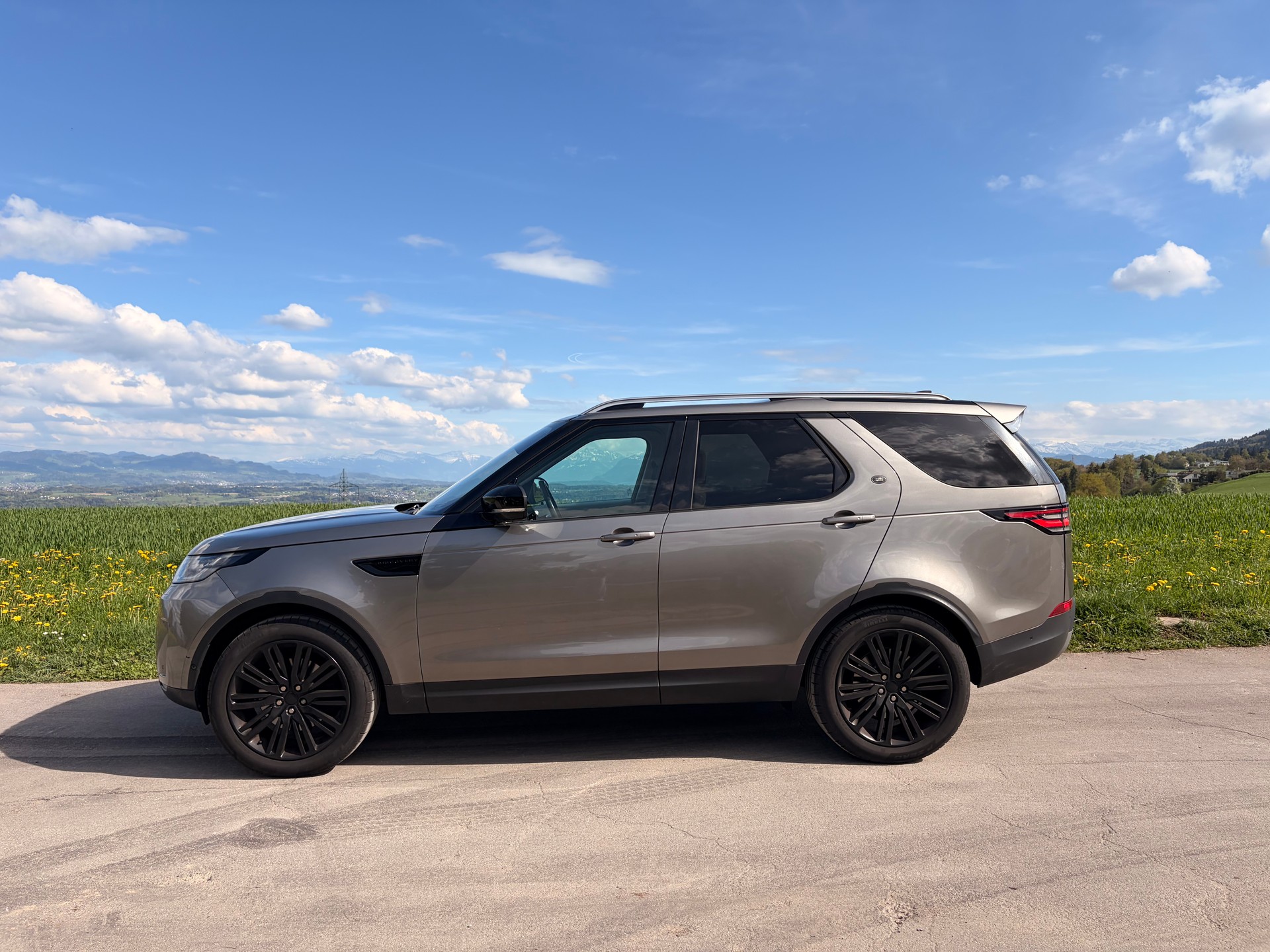 LAND ROVER Discovery 3.0 TD6 First Edition Automatic-image-1