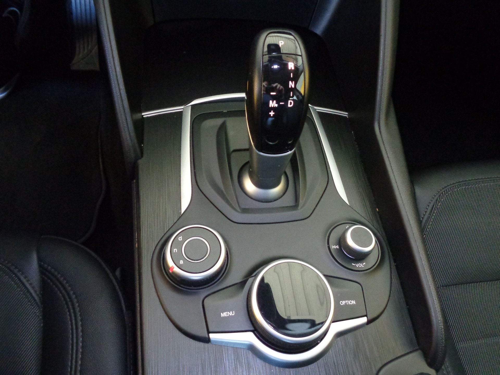 ALFA ROMEO Giulia 2.0 Automatic-image-11