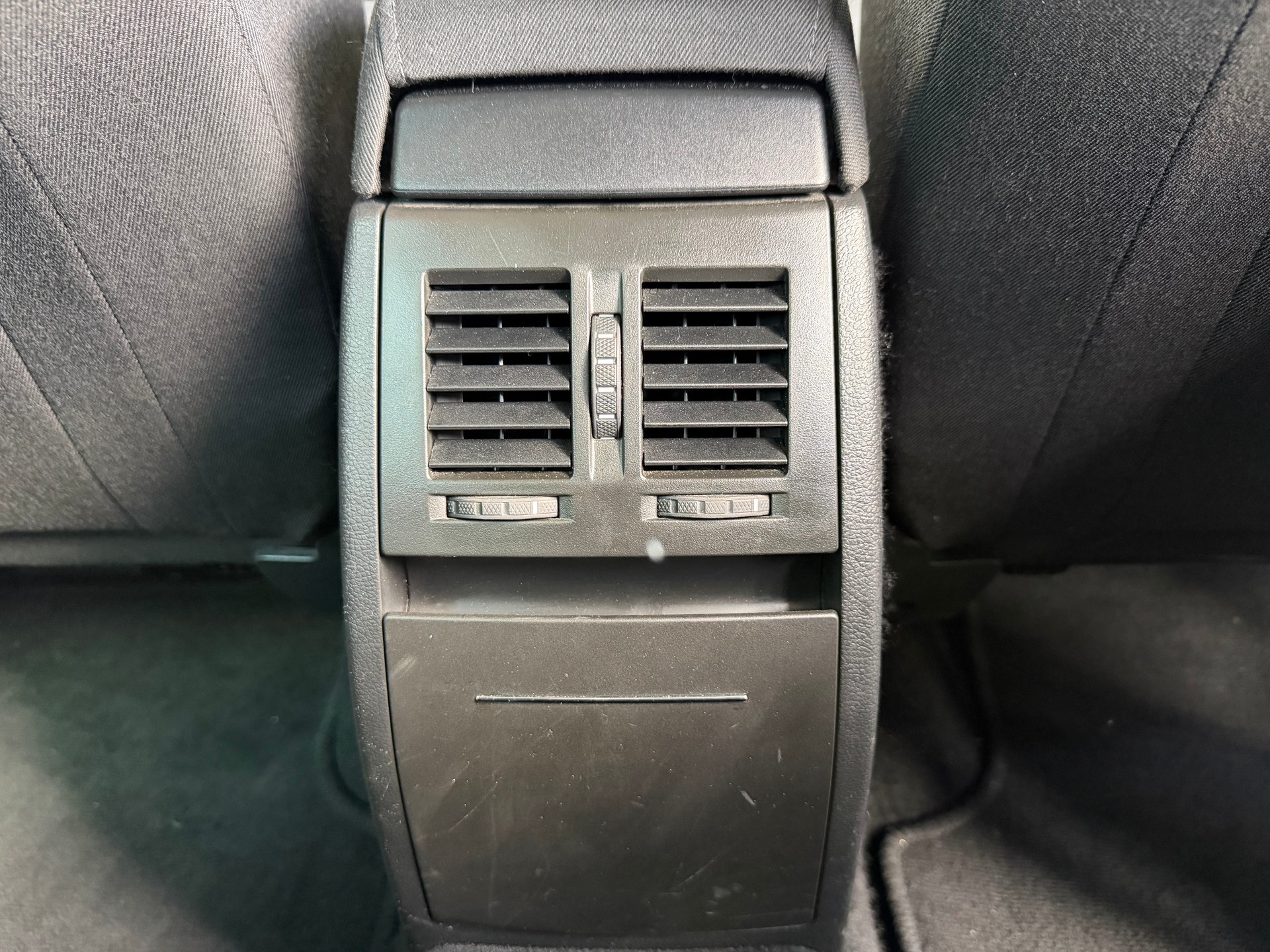 SKODA Yeti 1.4 TSI Ambition 4x4 DSG-image-5