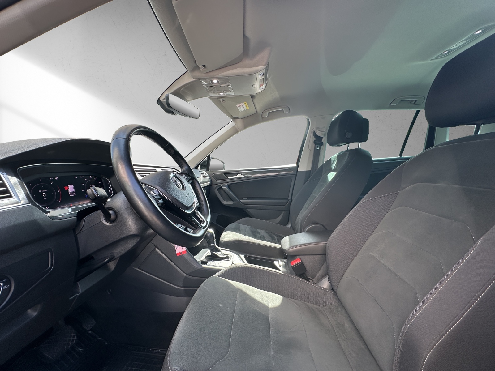 VW Tiguan 2.0 TDI SCR Highline 4Motion DSG-image-10