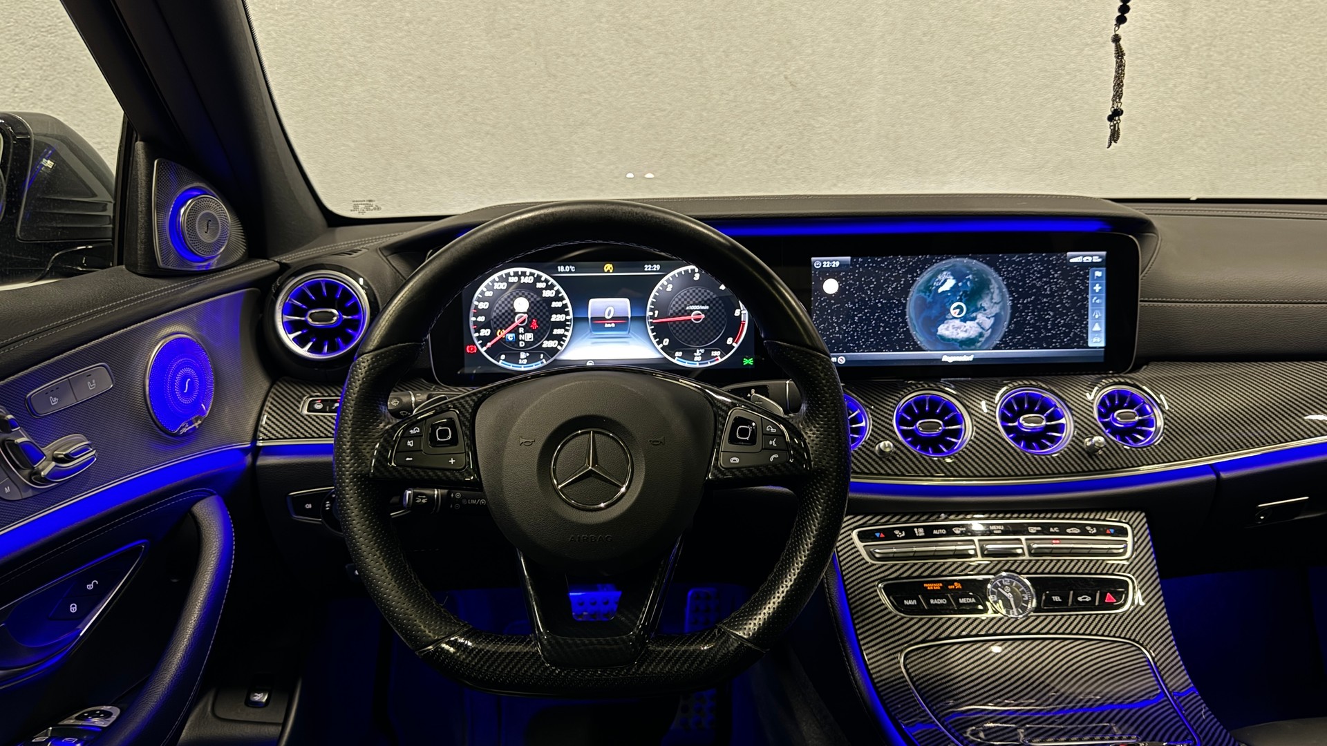MERCEDES-BENZ E 220 d AMG Line 9G-Tronic *CH-FHZ*BURMESTER*PANO*DISTRONIC*KERAMIKVERSIEGELT*-image-8