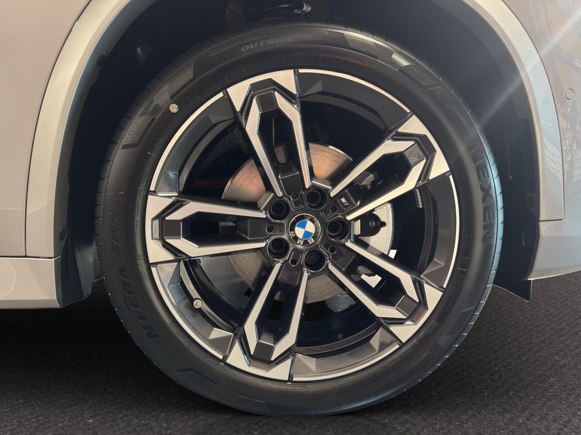 BMW iX1 20 eDrive-image-13