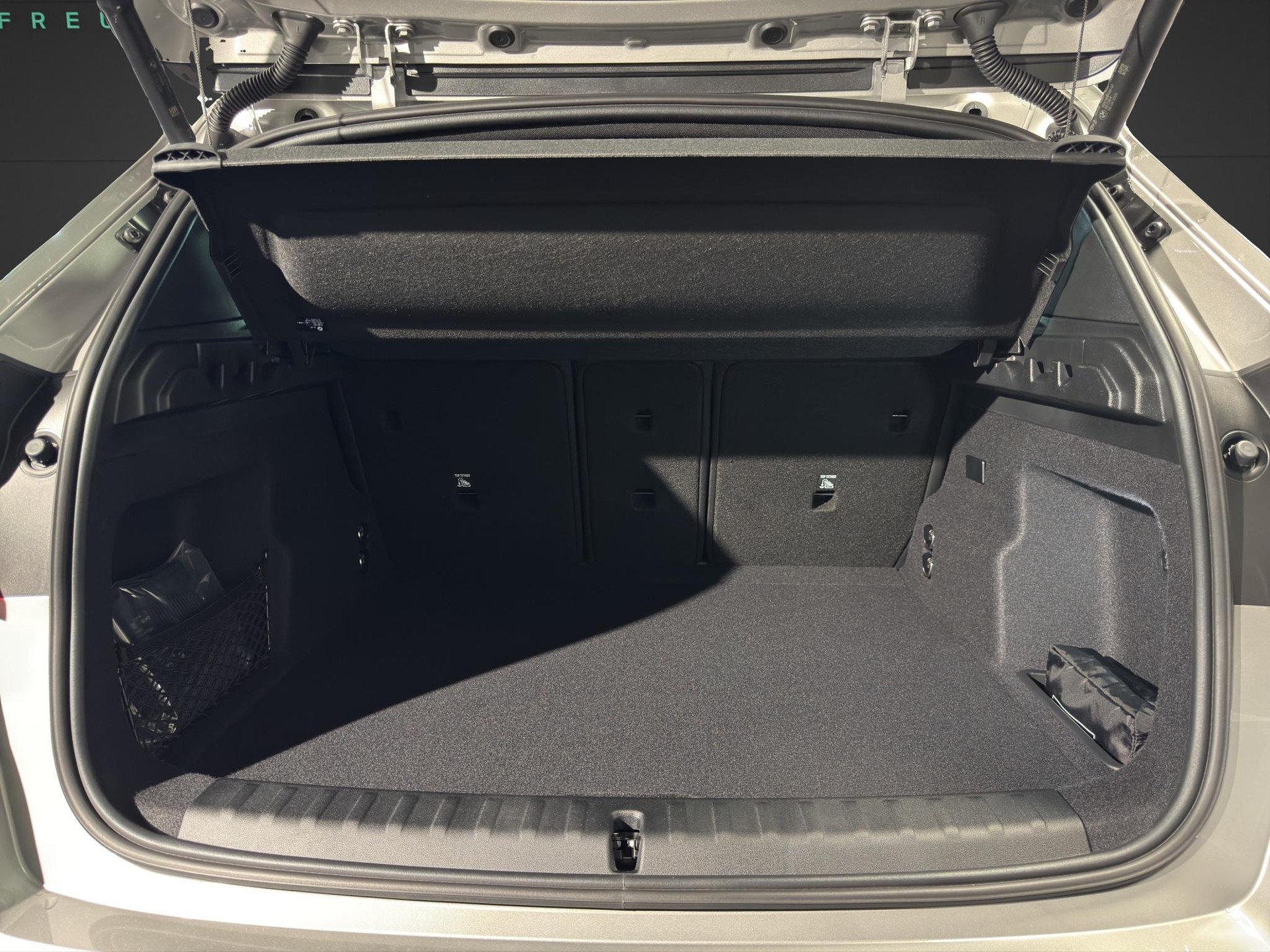 BMW iX1 20 eDrive-image-14