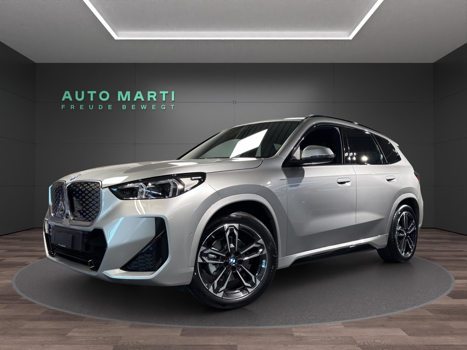 BMW iX1 20 eDrive-image-0