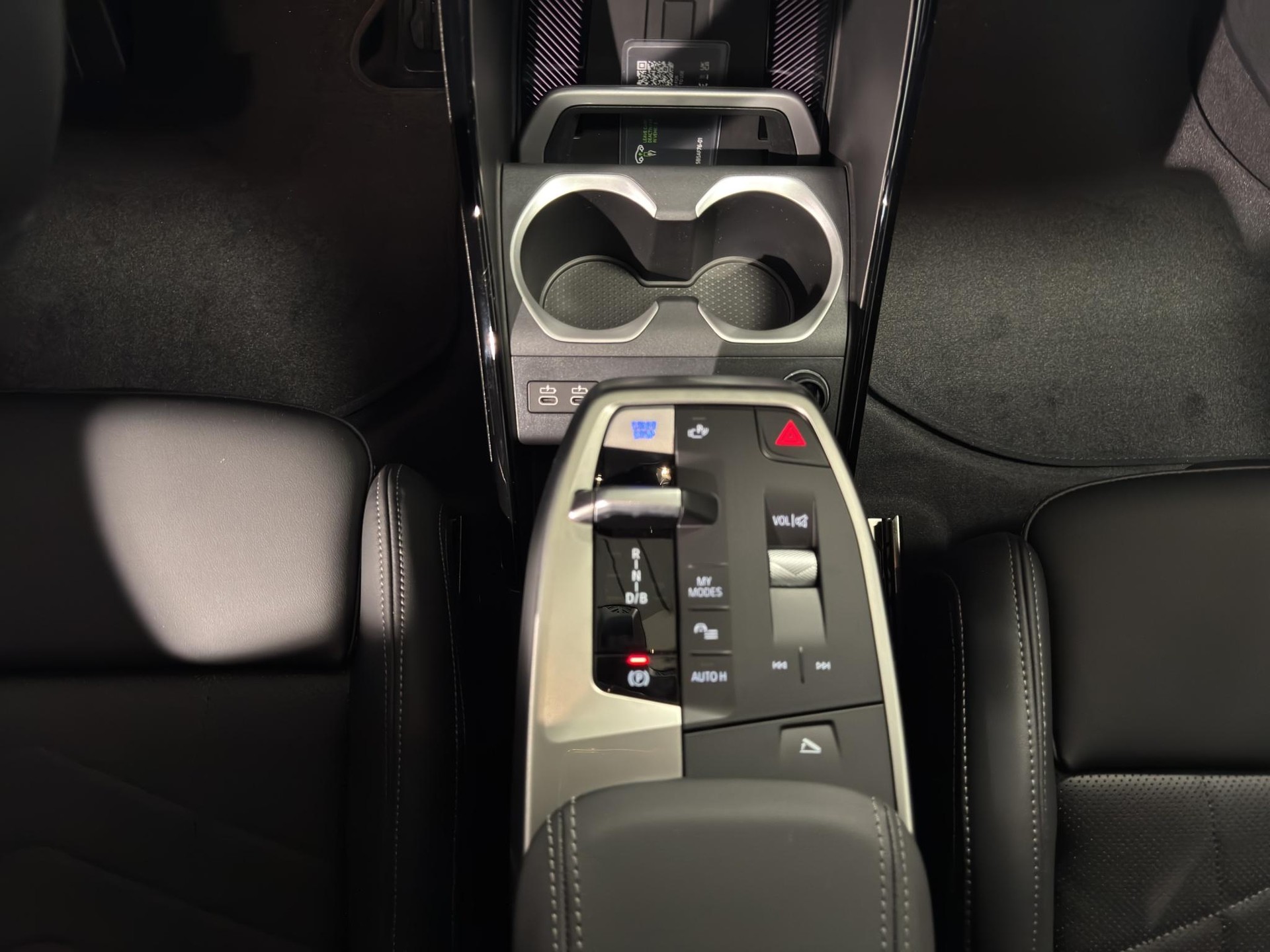 BMW iX1 20 eDrive-image-9