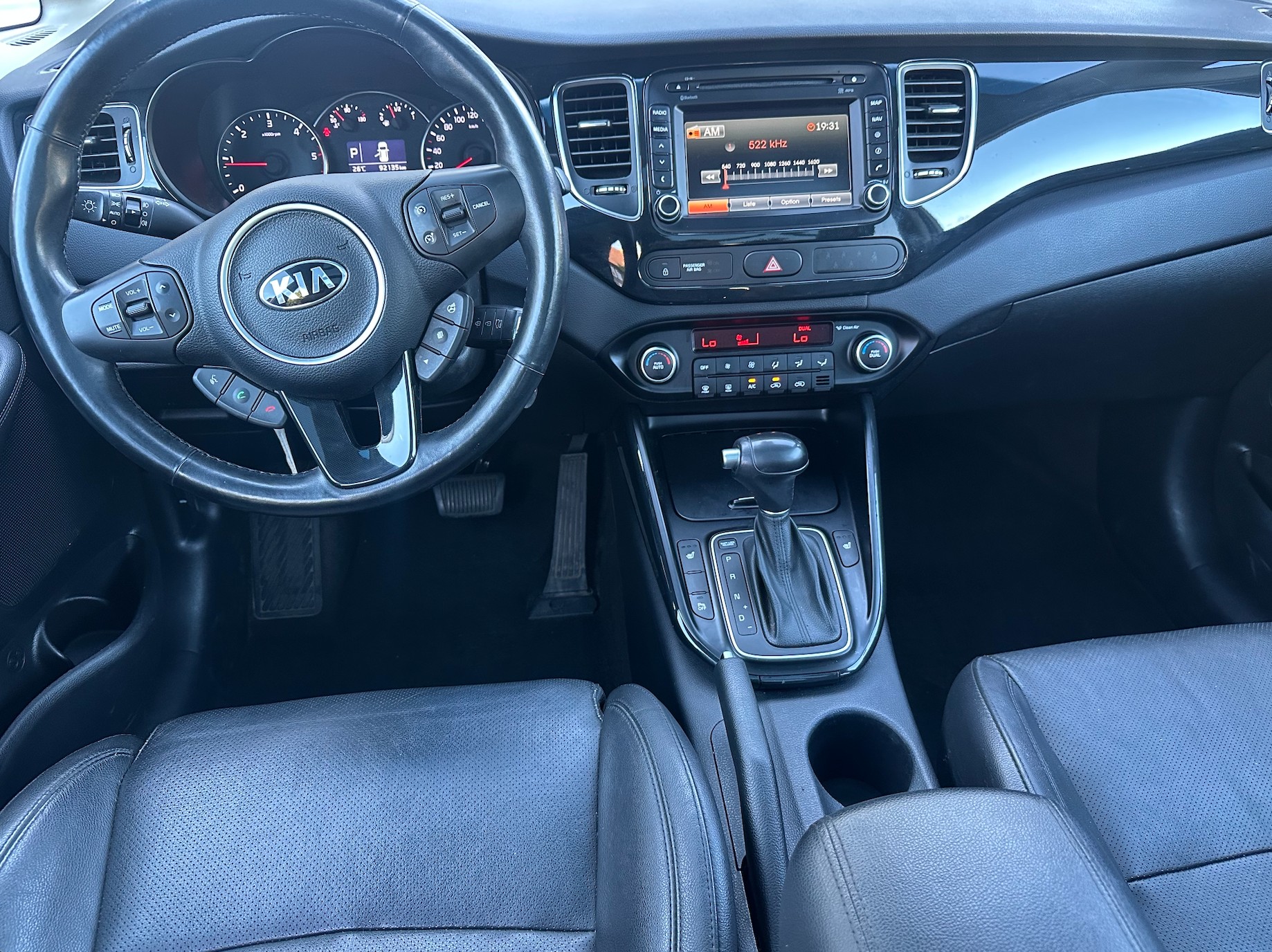 KIA Carens 1.7 CRDi Swiss Eco Edition DCT-image-10