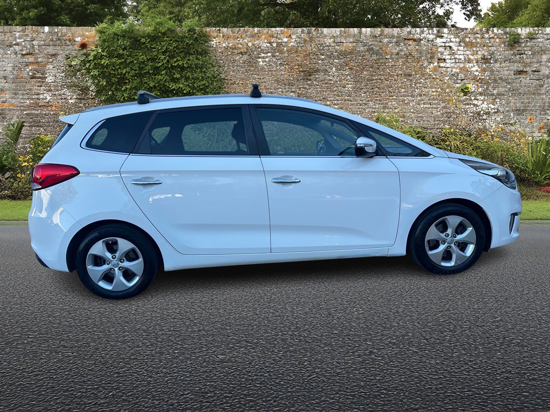 KIA Carens 1.7 CRDi Swiss Eco Edition DCT-image-5