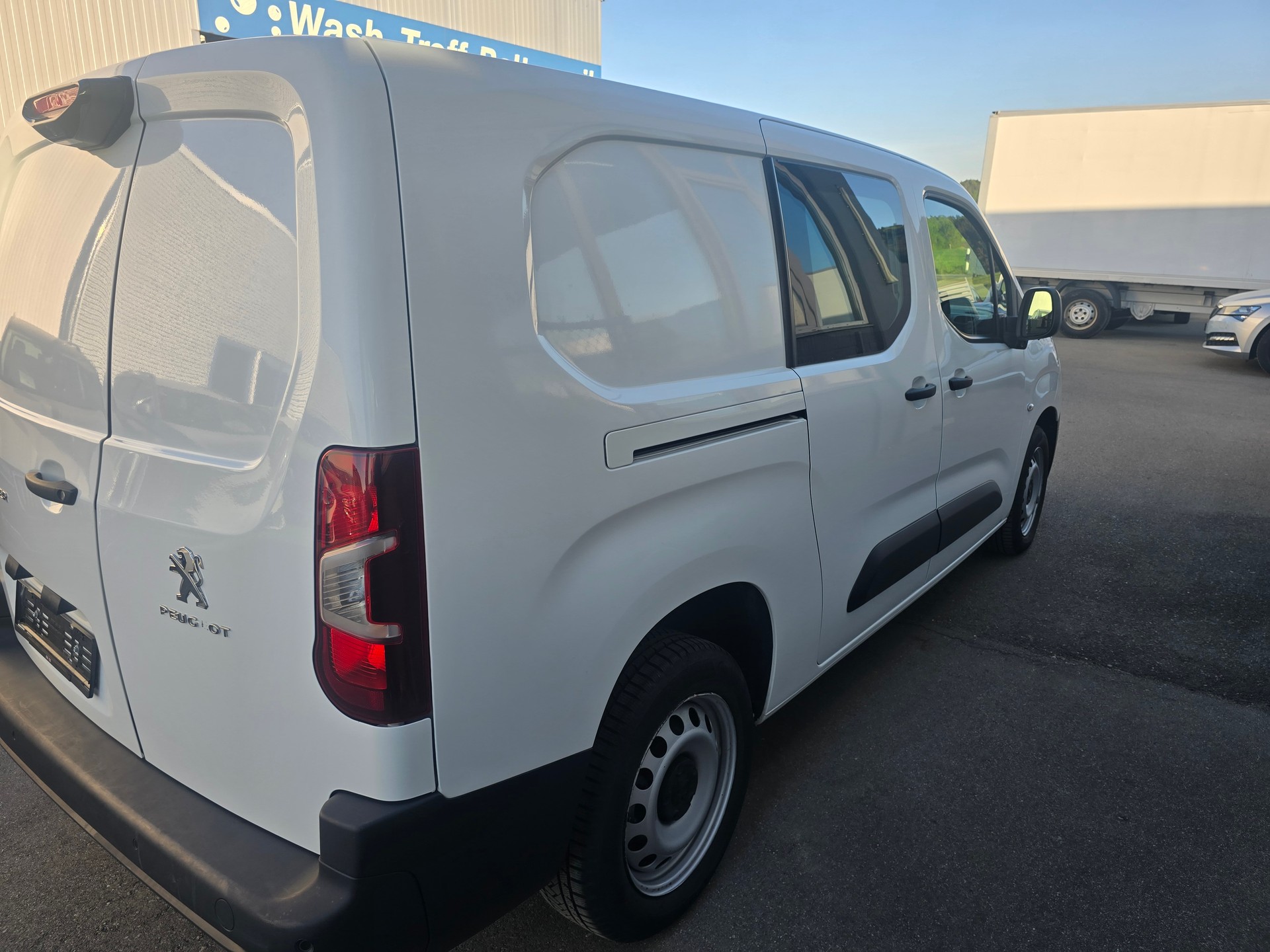 PEUGEOT Partner 1.5 Blue HDi s/s Asphalt Long 1000kg-image-2