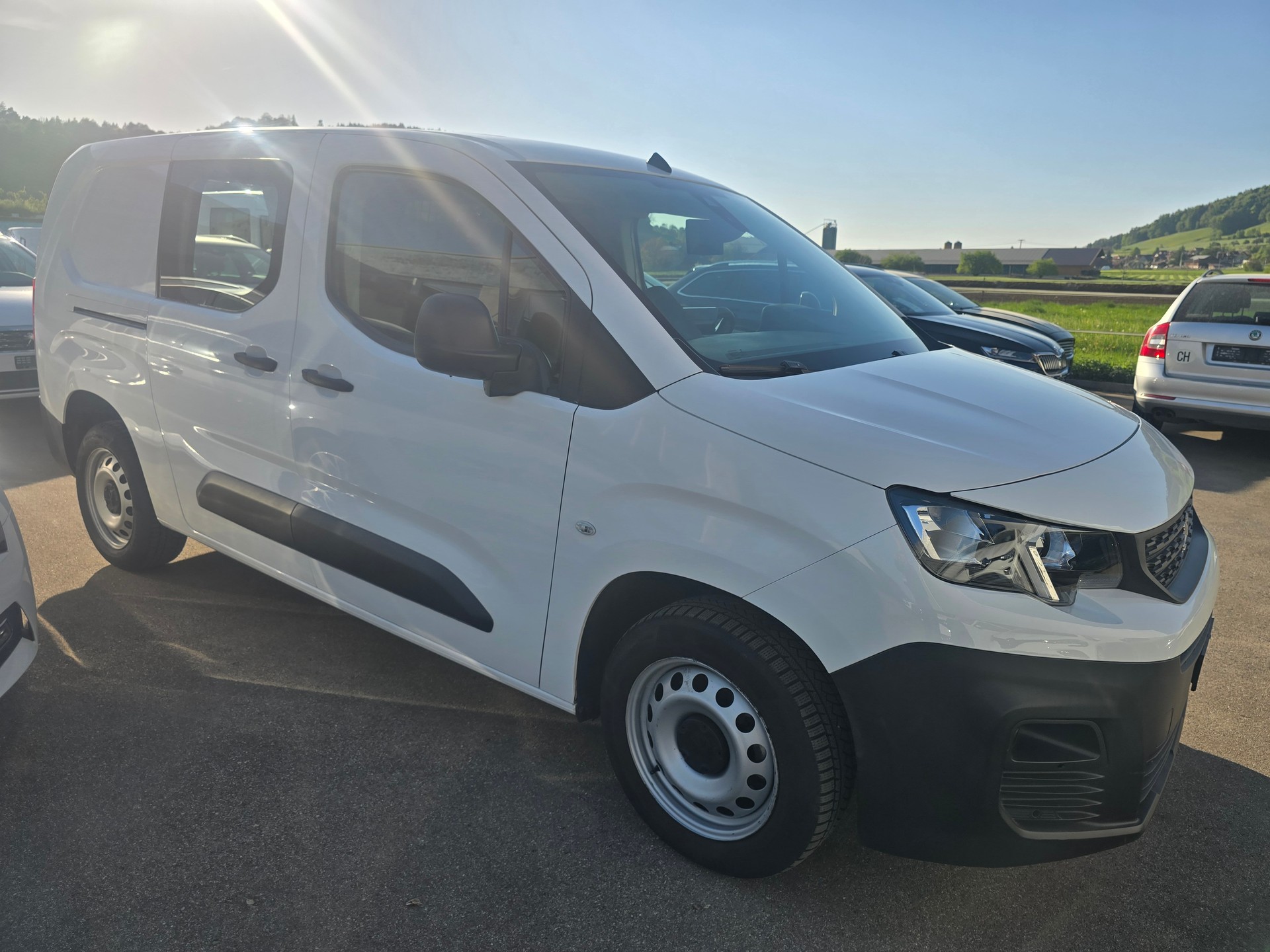 PEUGEOT Partner 1.5 Blue HDi s/s Asphalt Long 1000kg-image-8