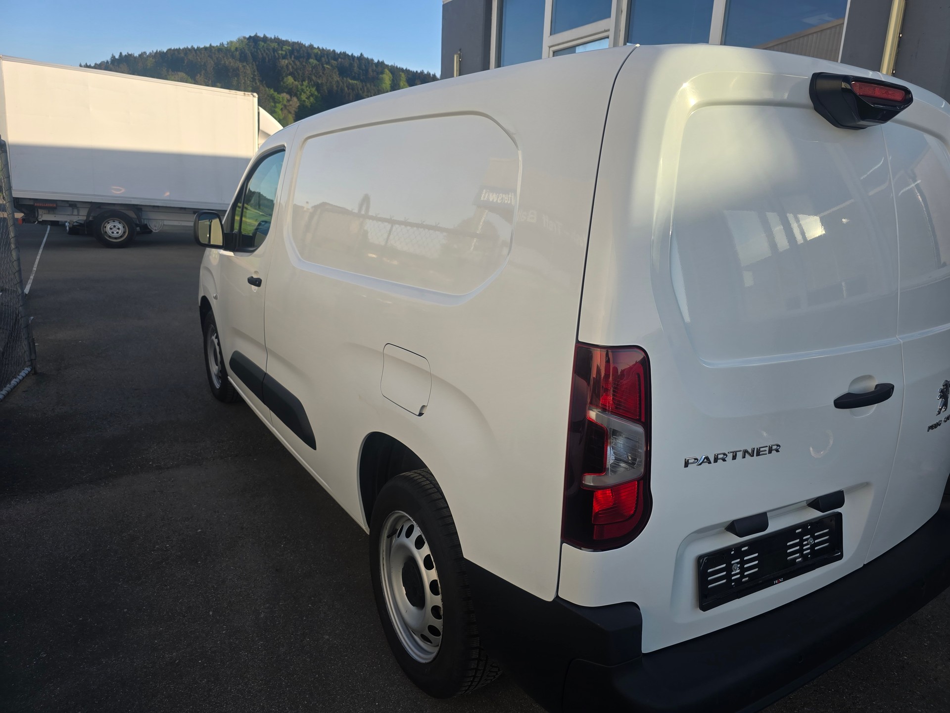PEUGEOT Partner 1.5 Blue HDi s/s Asphalt Long 1000kg-image-3