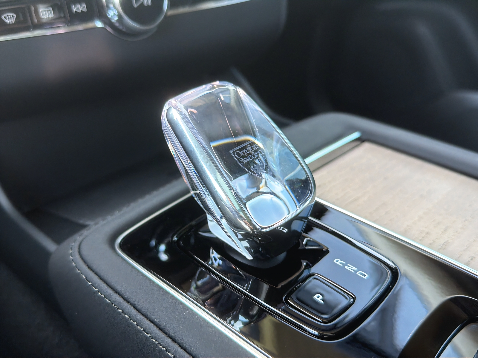VOLVO XC90 2.0 T8 TE Plus Dark eAWD-image-16