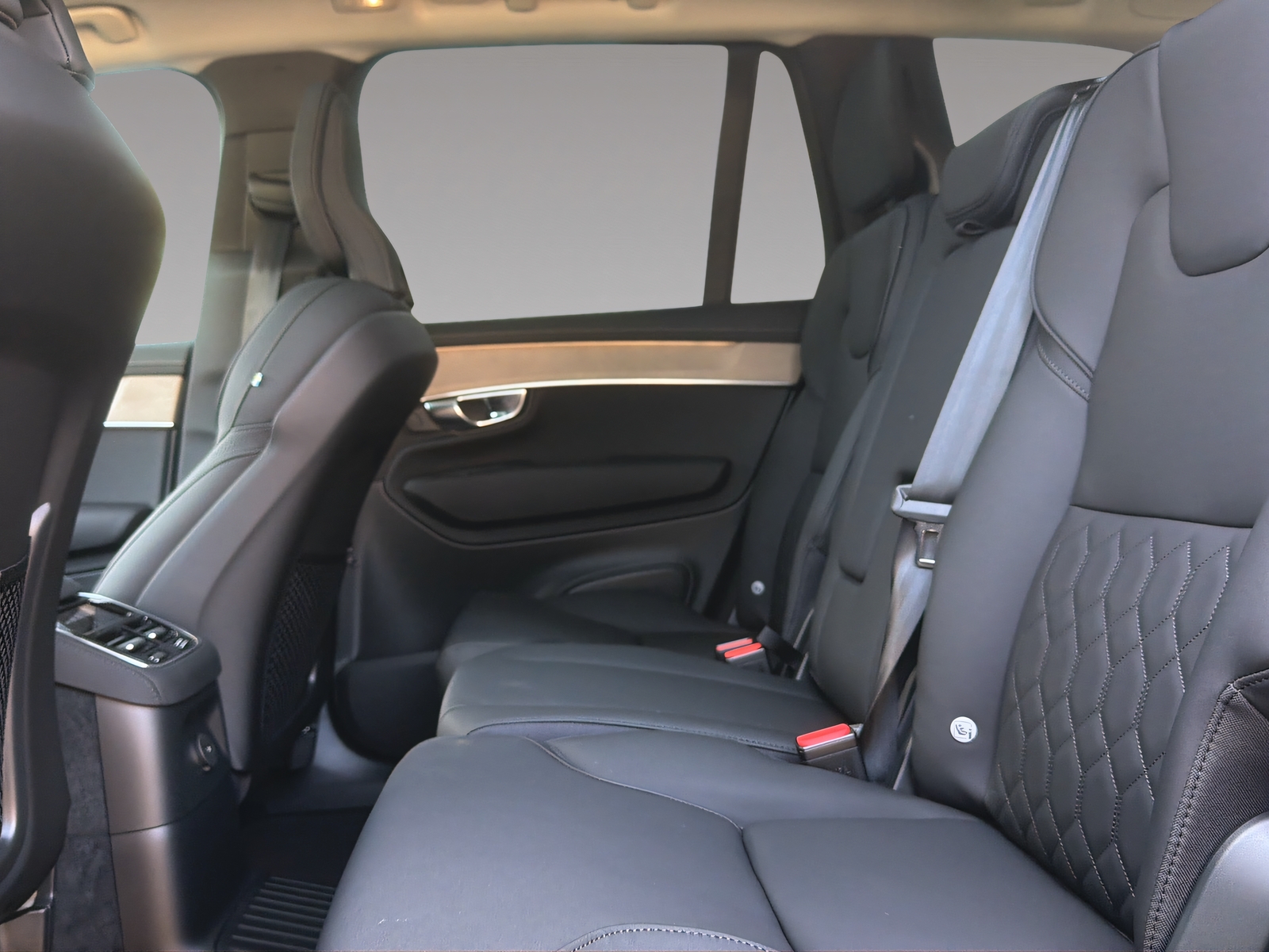 VOLVO XC90 2.0 T8 TE Plus Dark eAWD-image-19