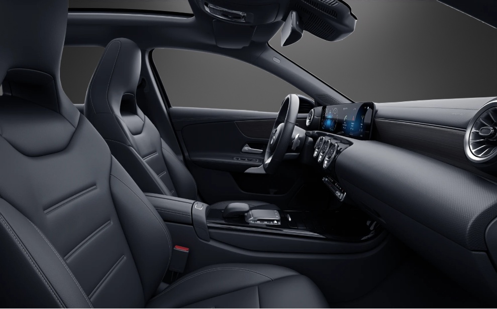 MERCEDES-BENZ A 200 4Matic AMG Line 8G-DCT-image-8
