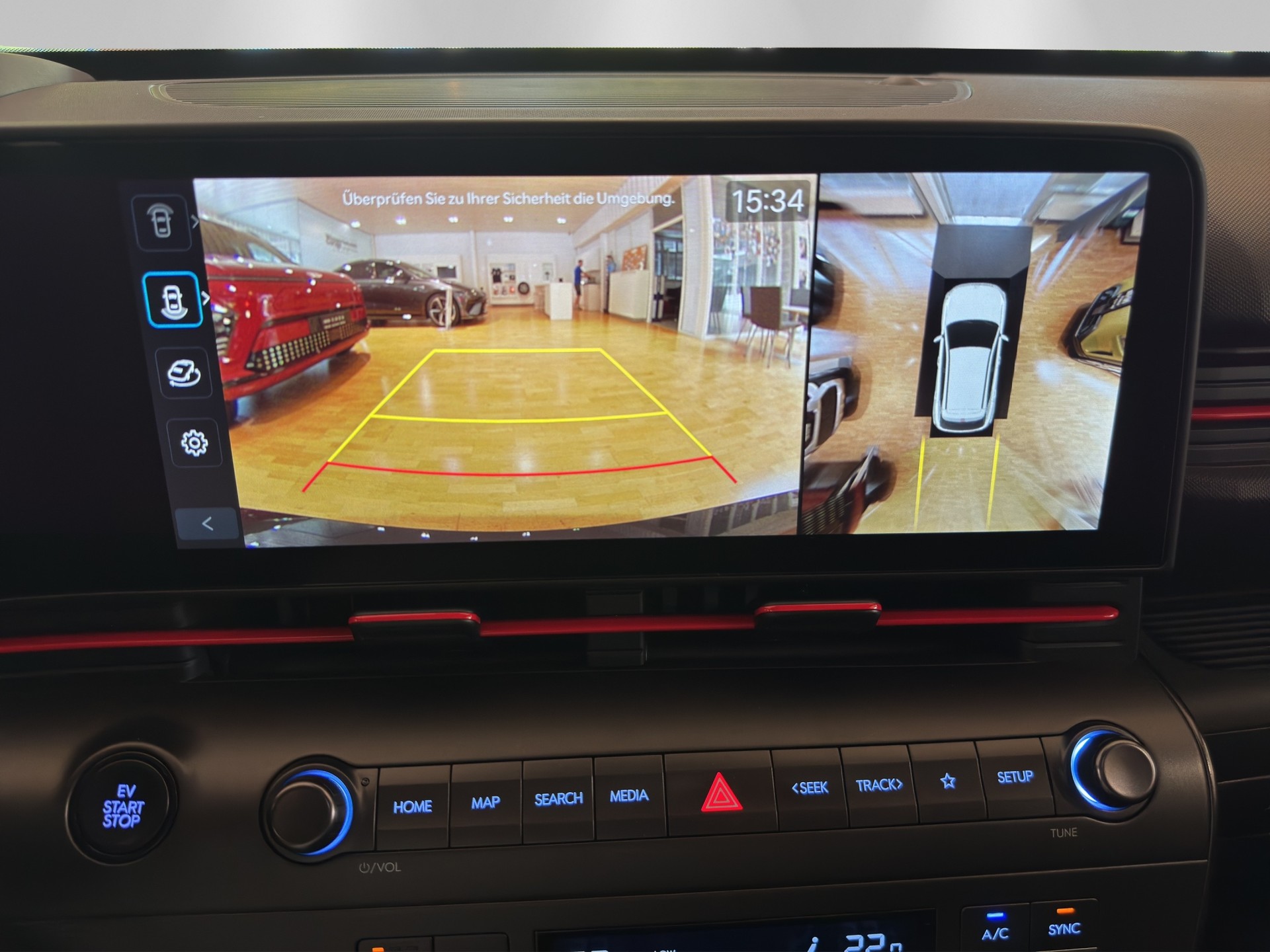HYUNDAI Kona EV 65.4 kWh N Line-image-17