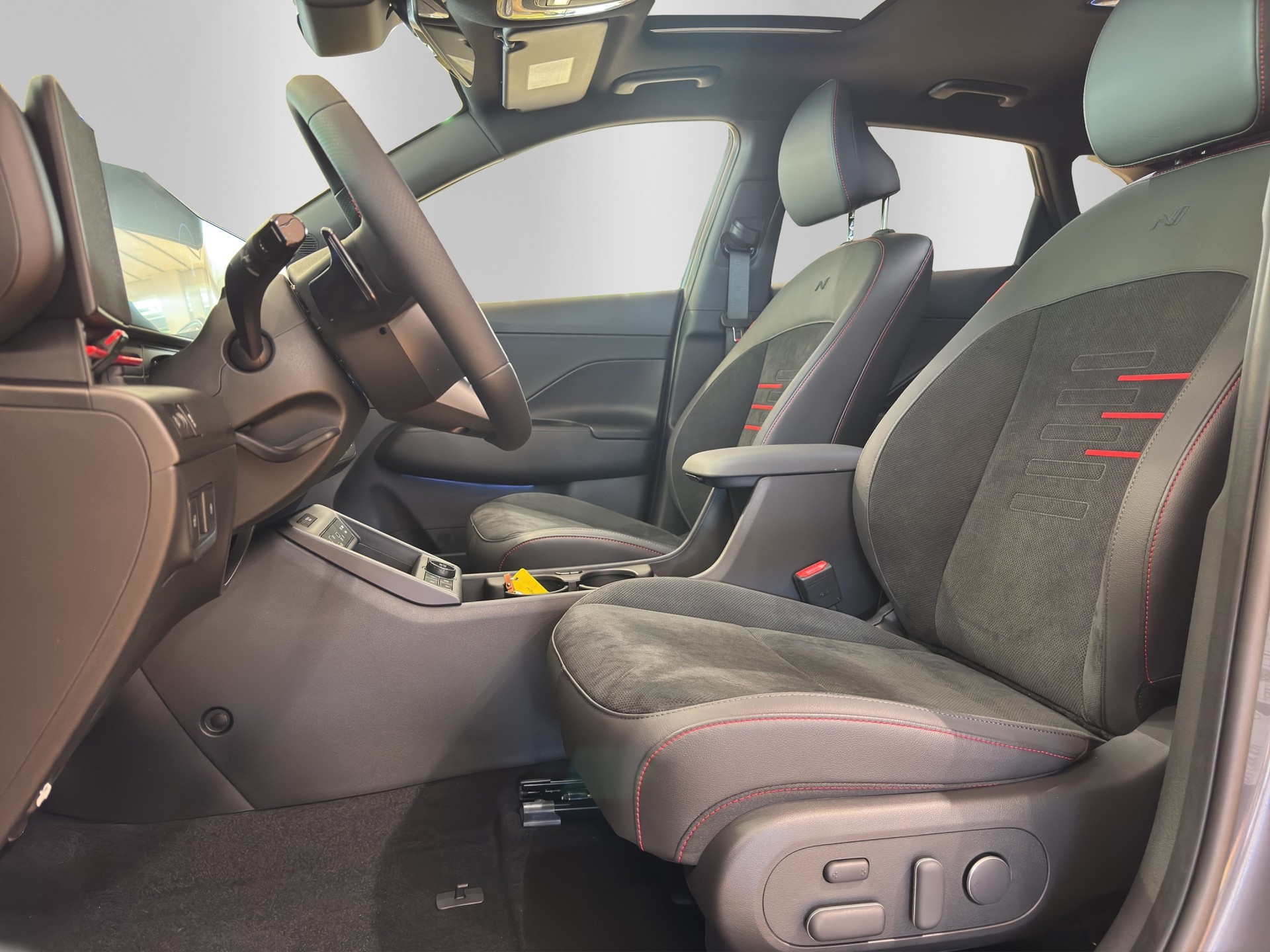 HYUNDAI Kona EV 65.4 kWh N Line-image-11
