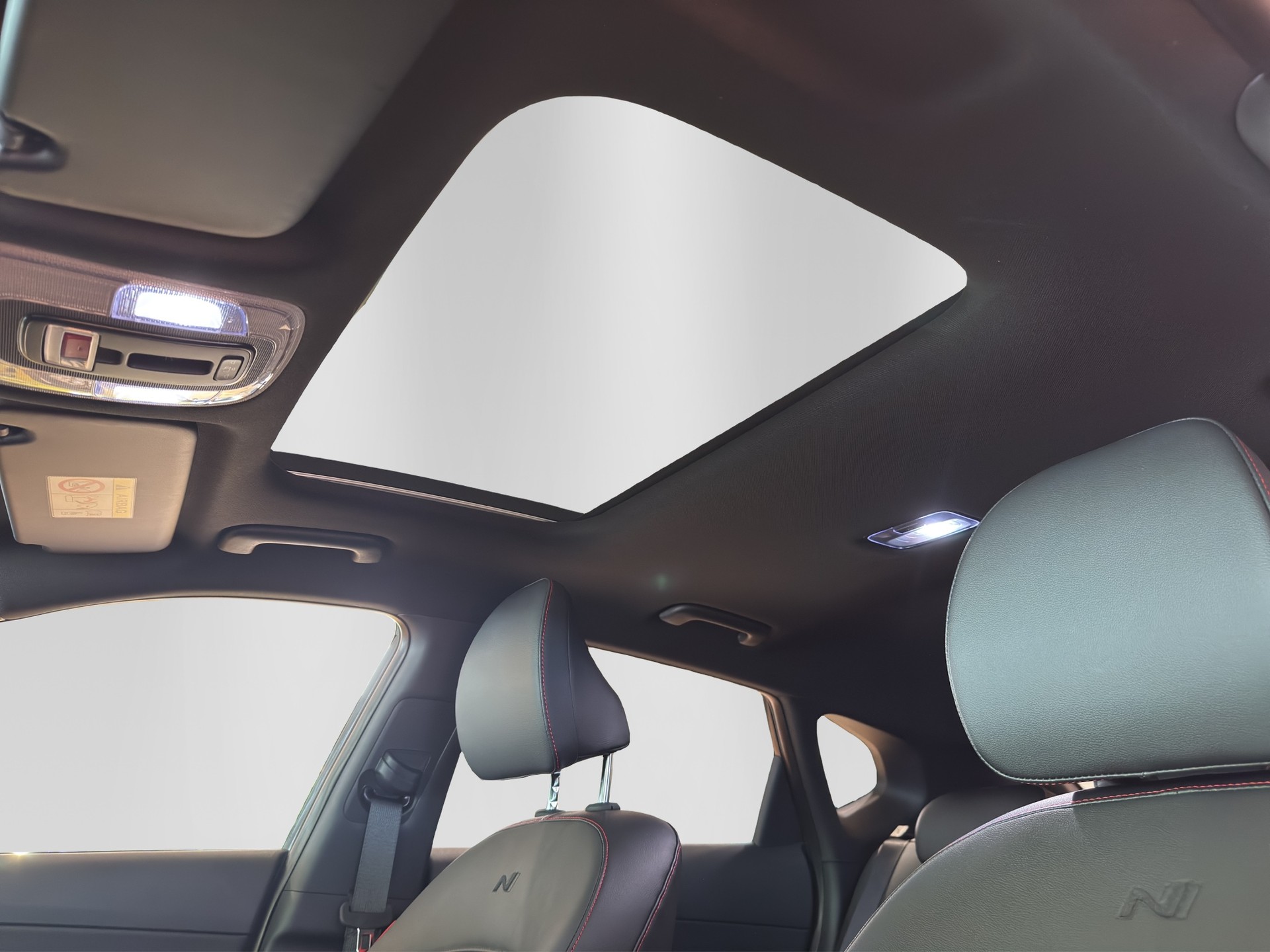 HYUNDAI Kona EV 65.4 kWh N Line-image-14